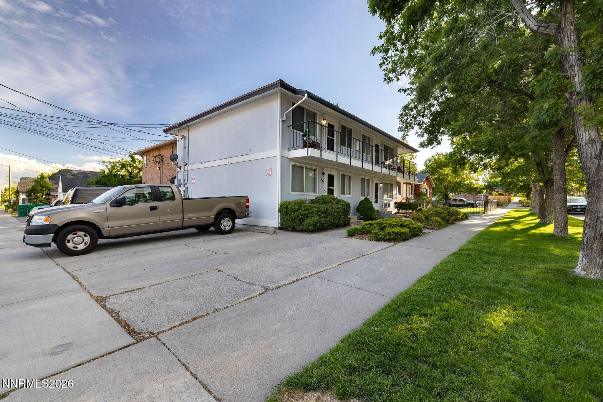 370 La Rue Avenue