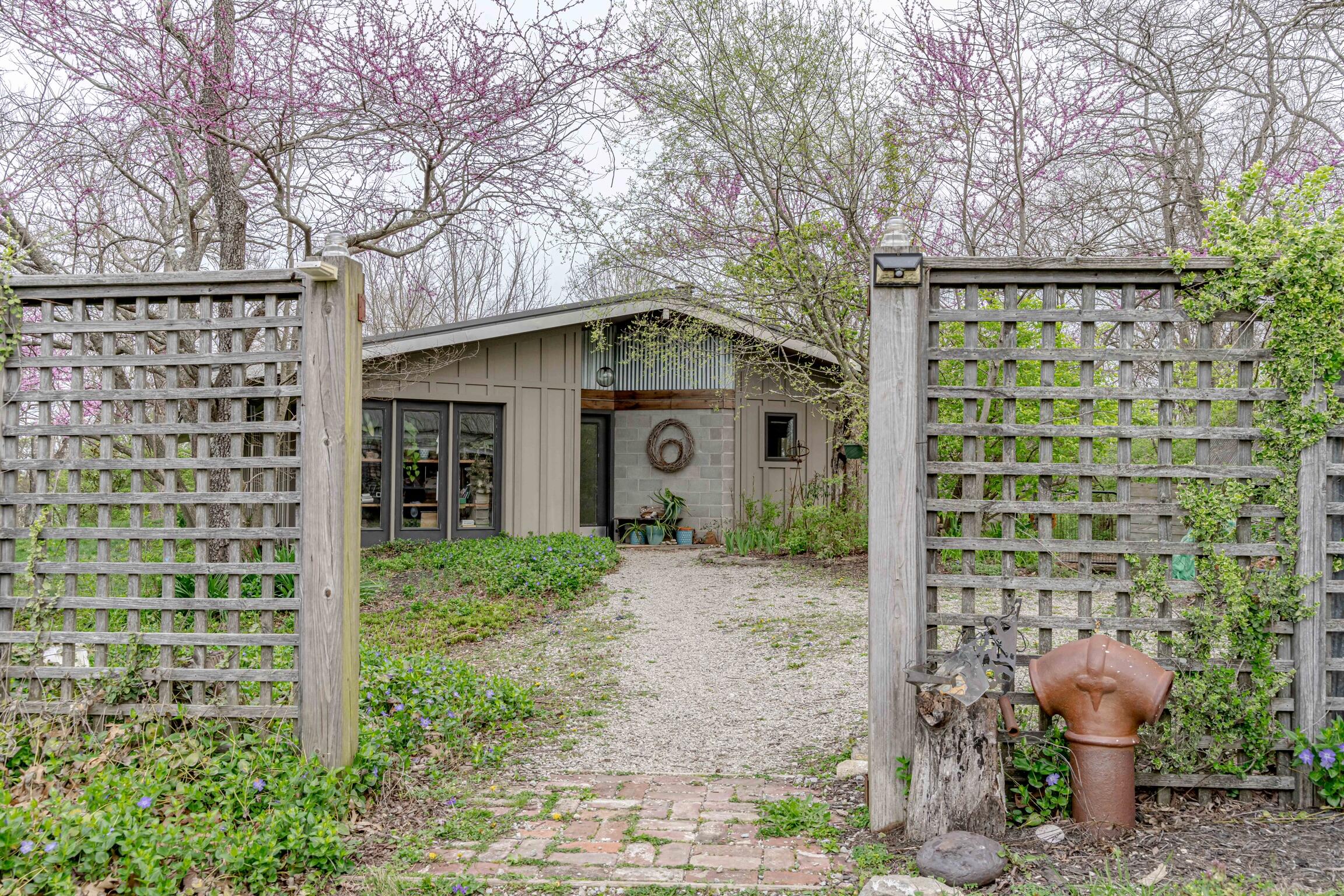 2474 Bridgeport Benson Road