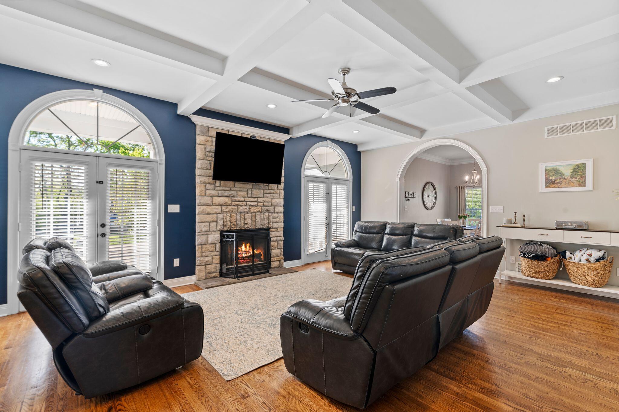 221 Creekwood Way