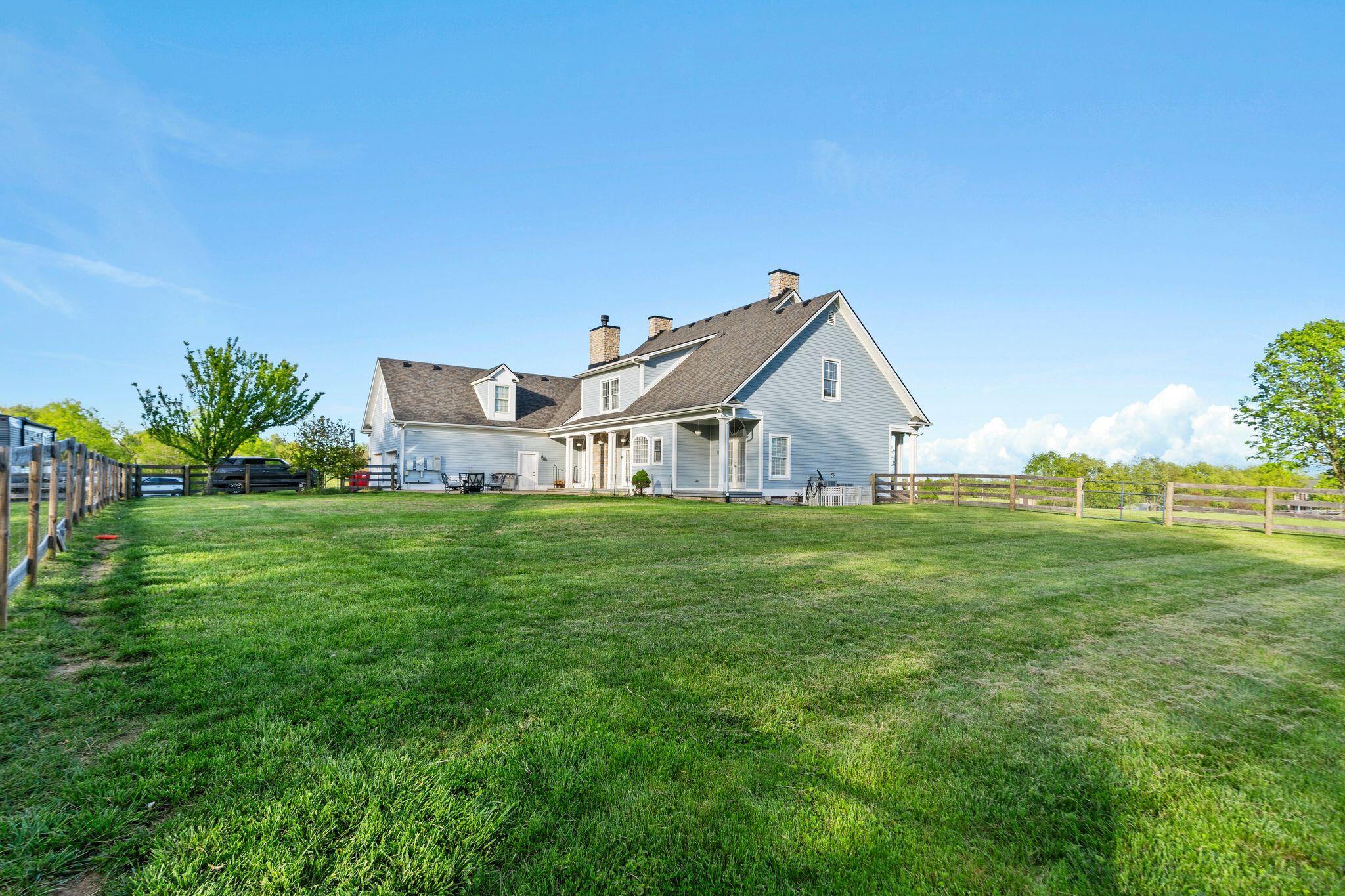 221 Creekwood Way