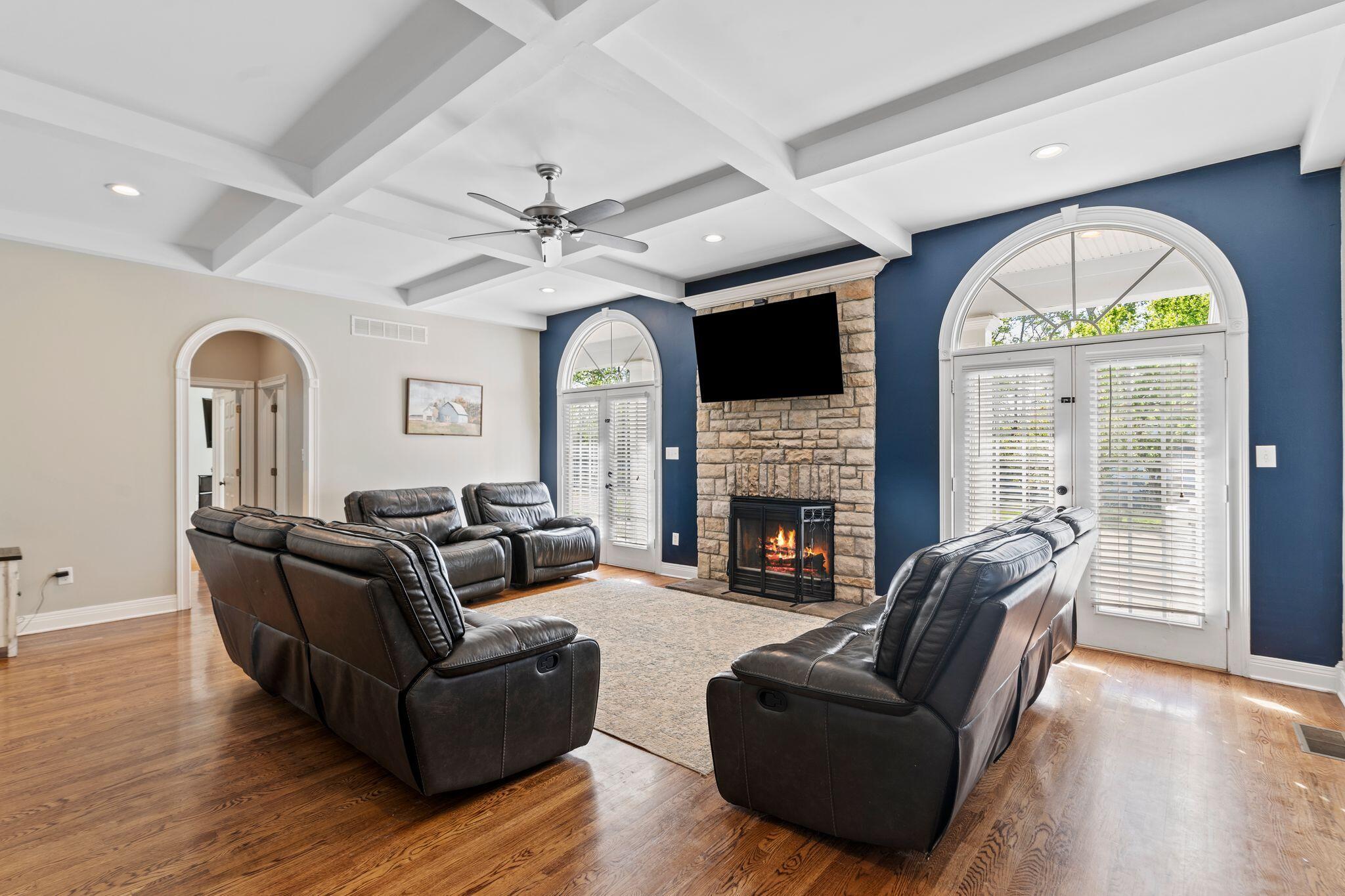 221 Creekwood Way