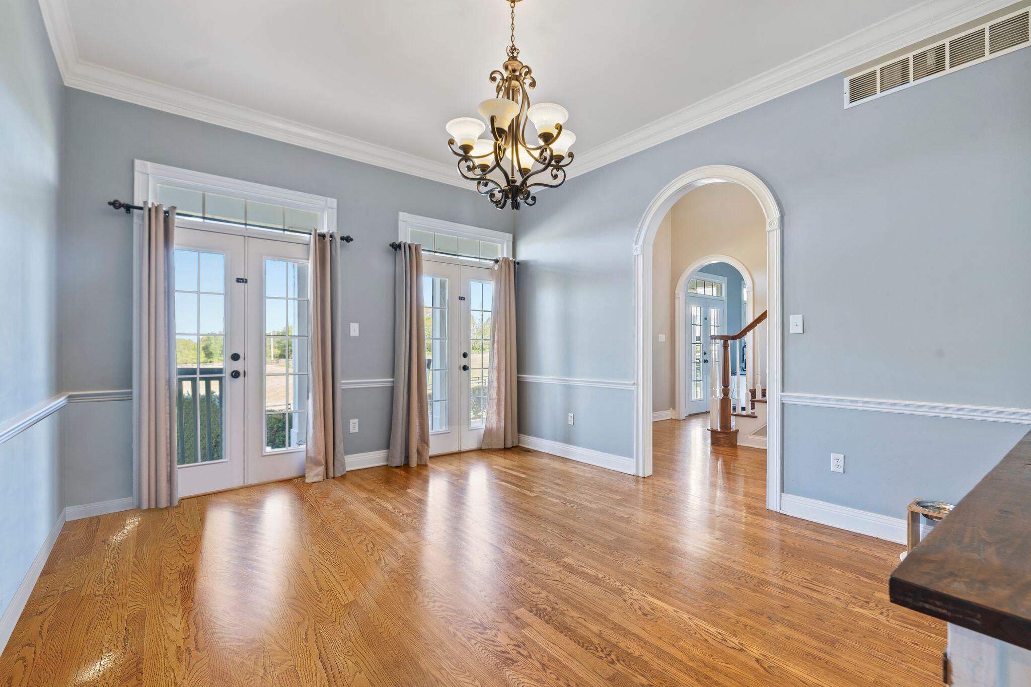 221 Creekwood Way