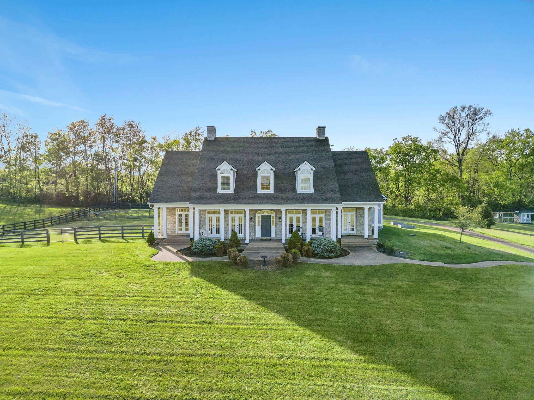 221 Creekwood Way