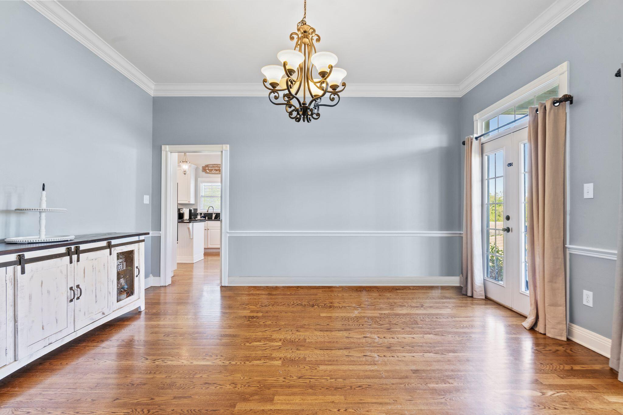 221 Creekwood Way