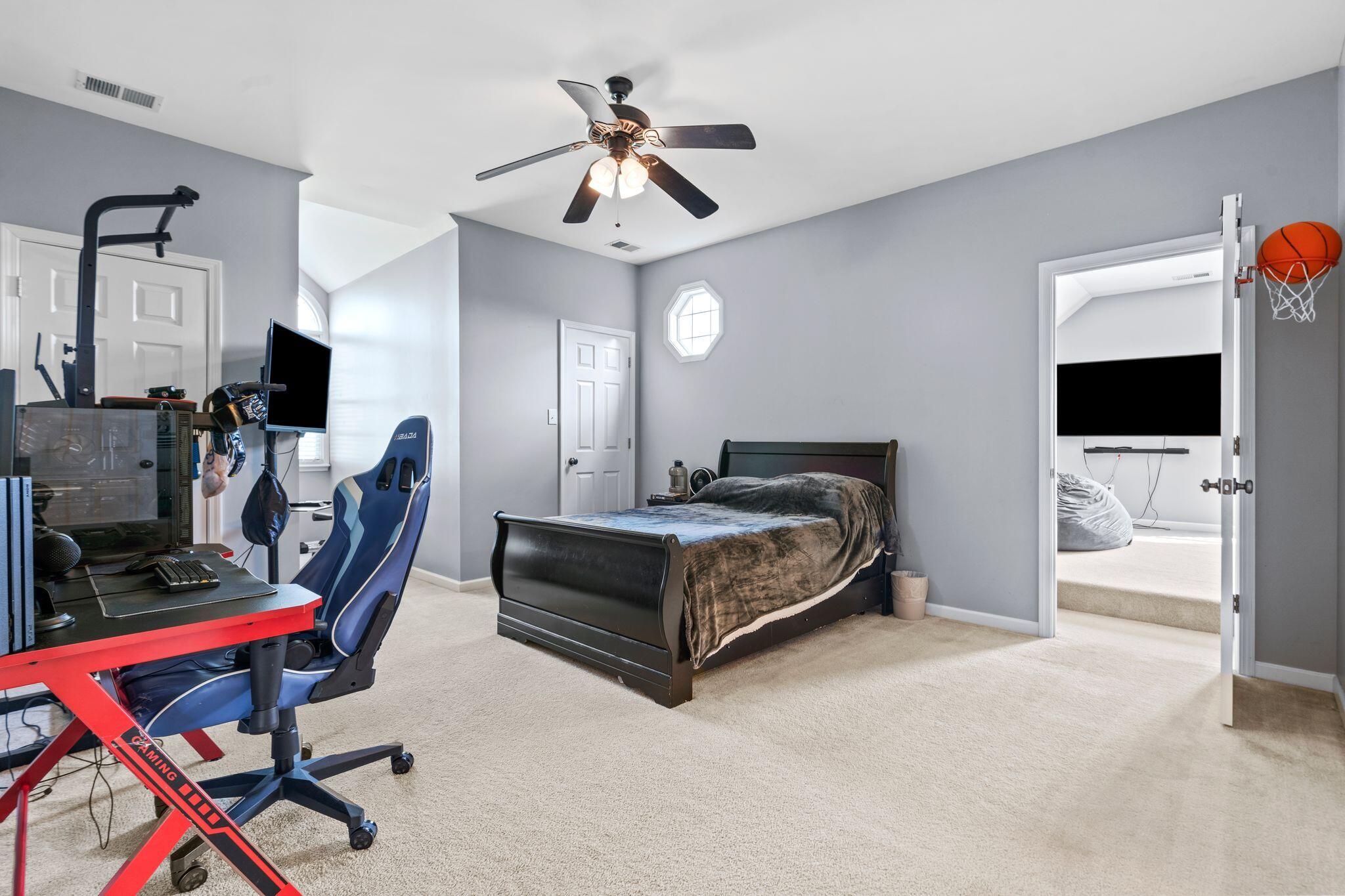 221 Creekwood Way