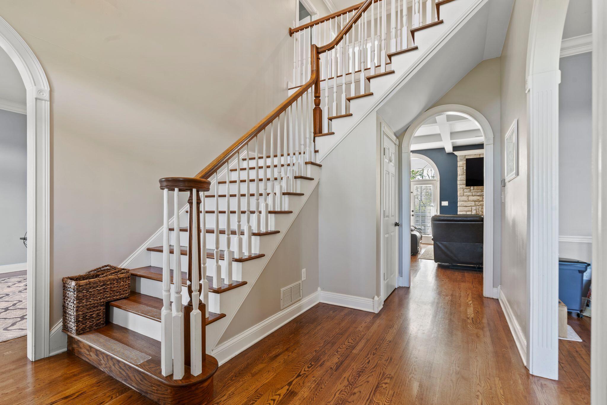 221 Creekwood Way