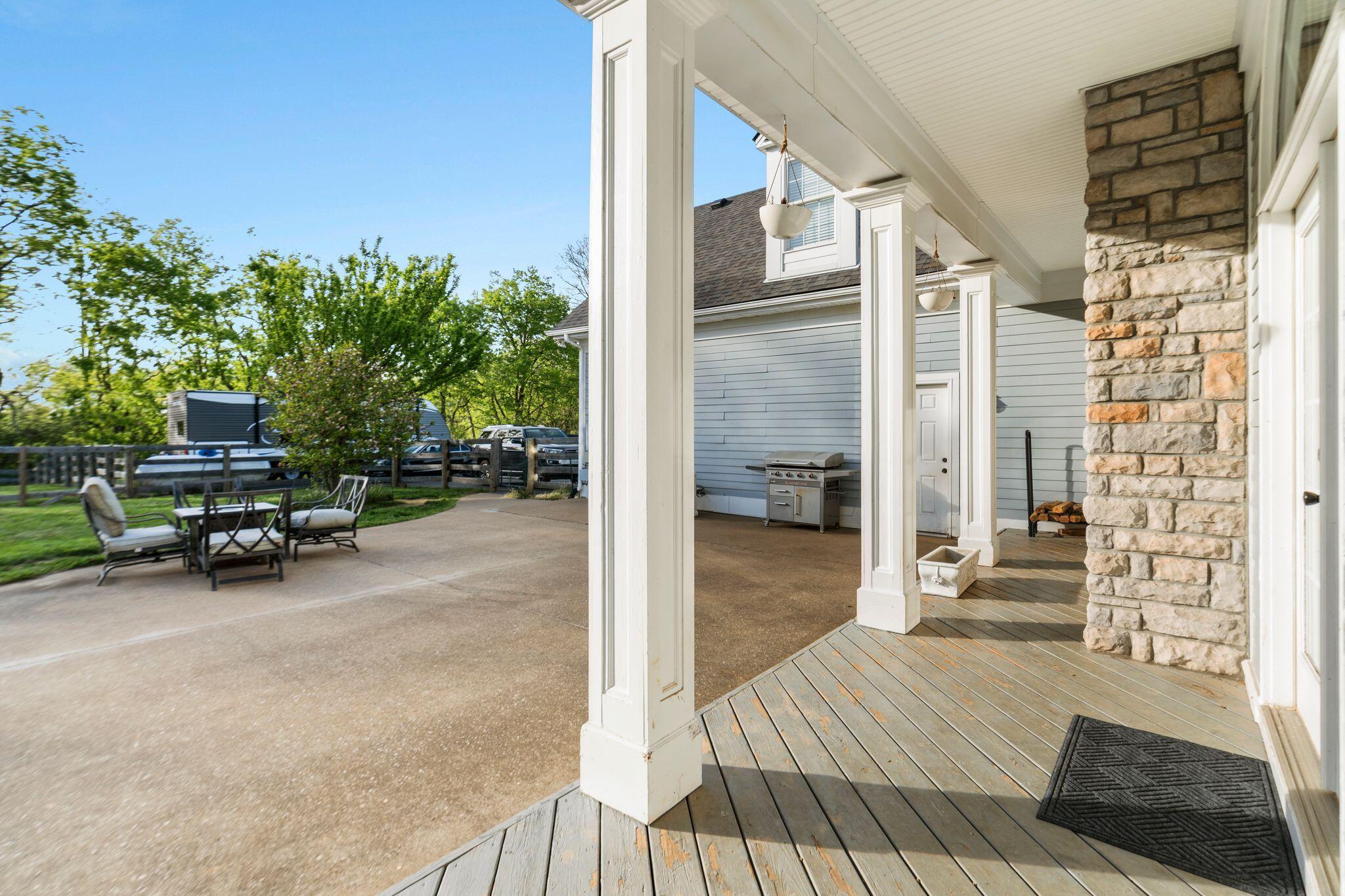 221 Creekwood Way