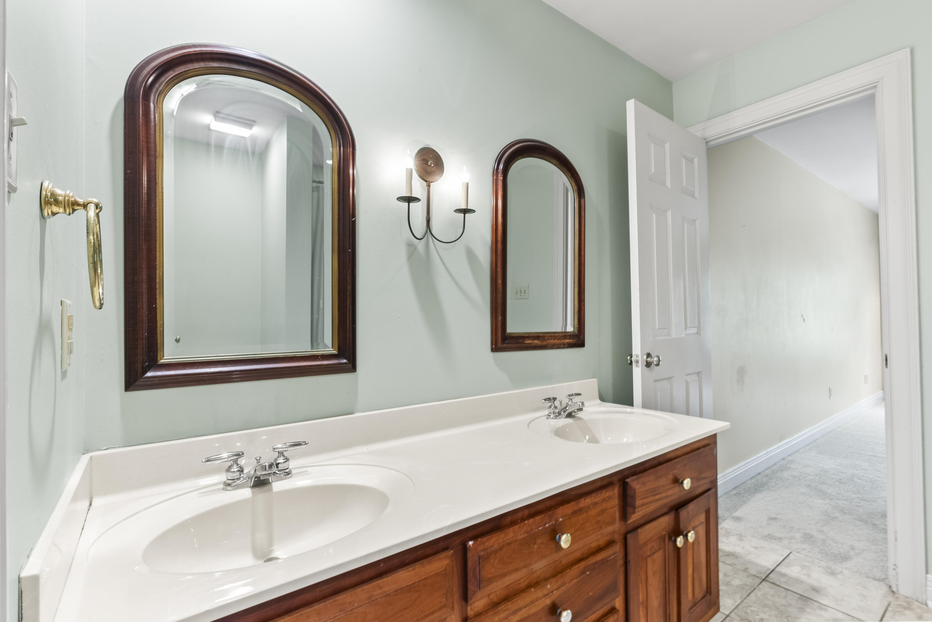 1209 Taborlake Cove