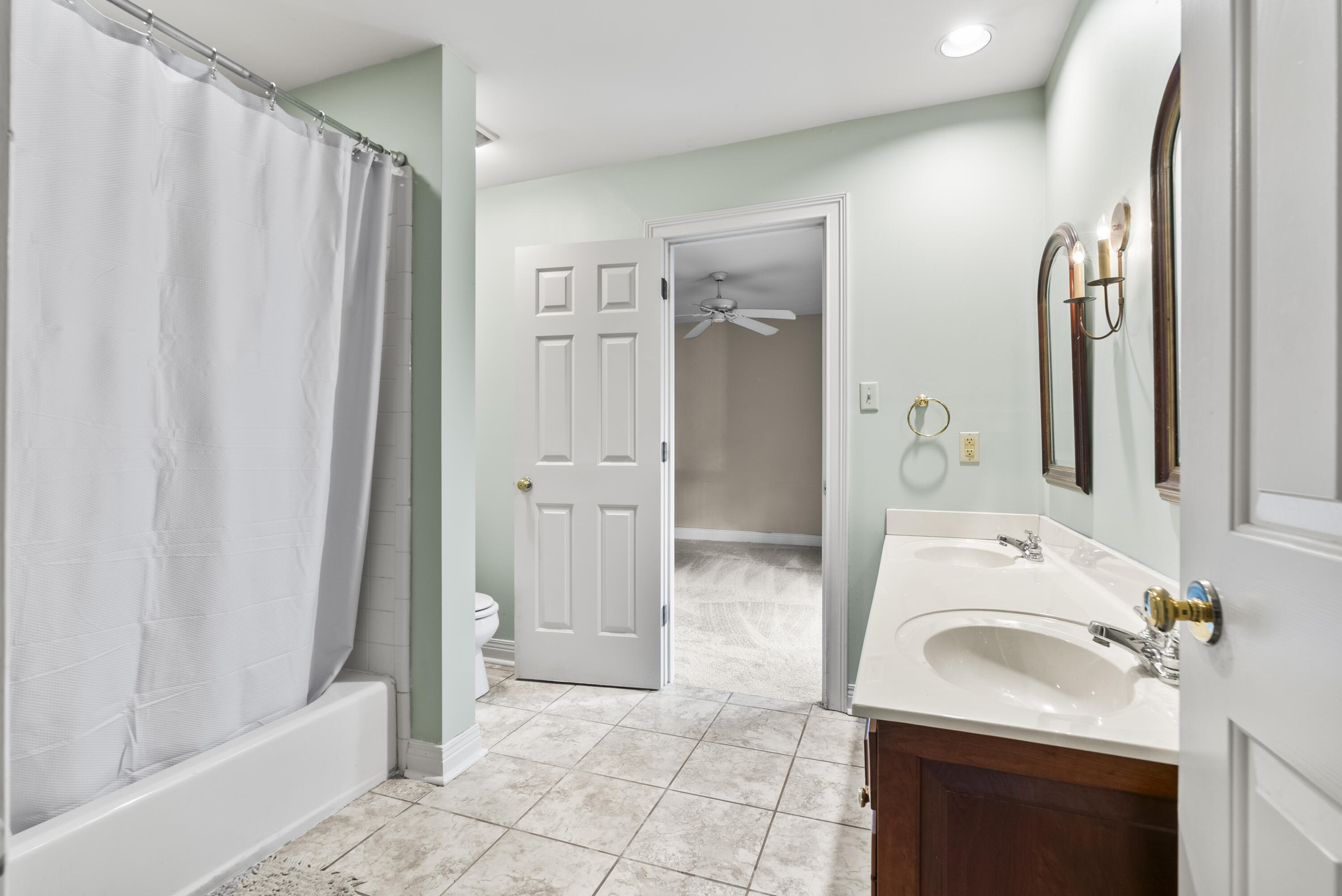 1209 Taborlake Cove