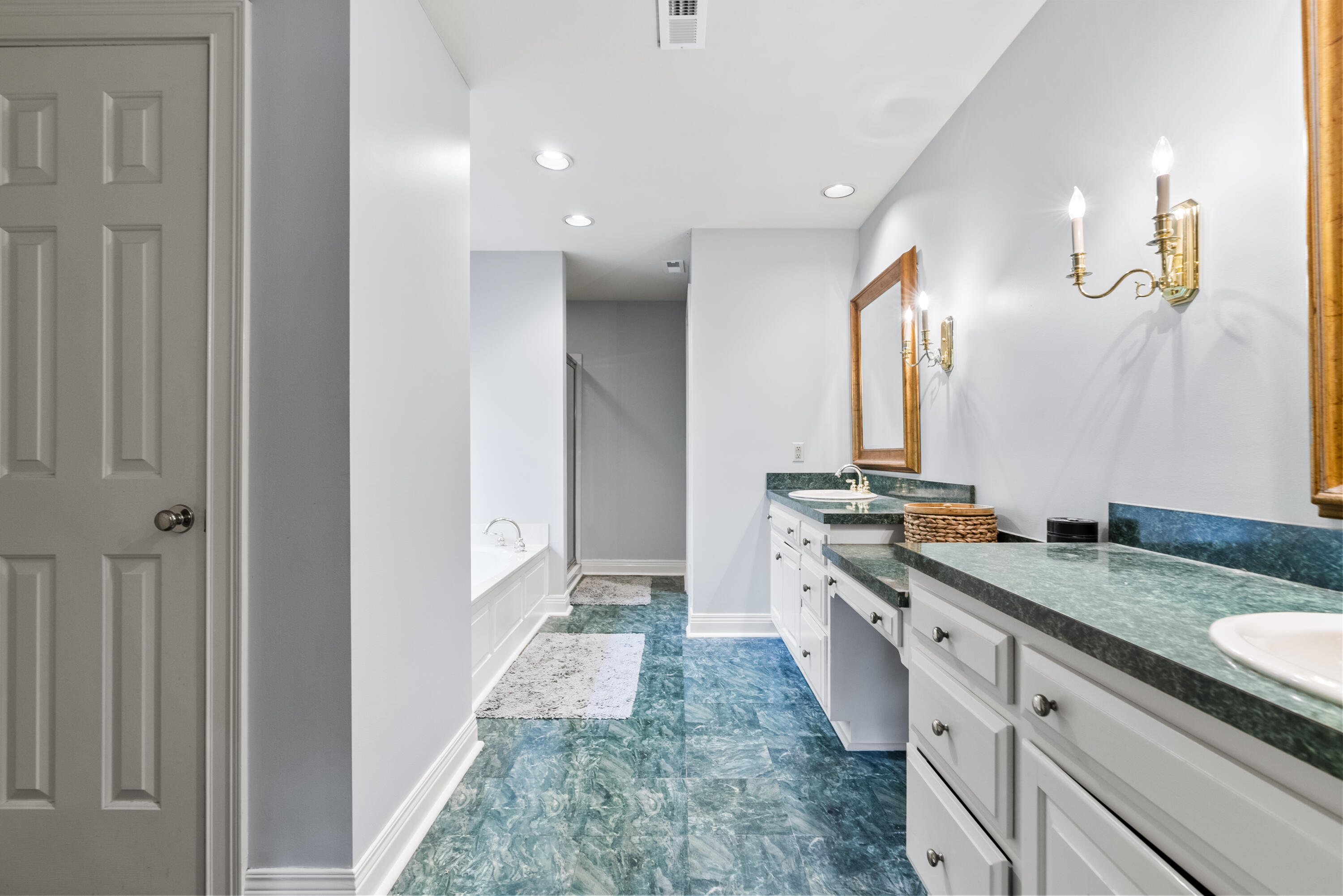 1209 Taborlake Cove