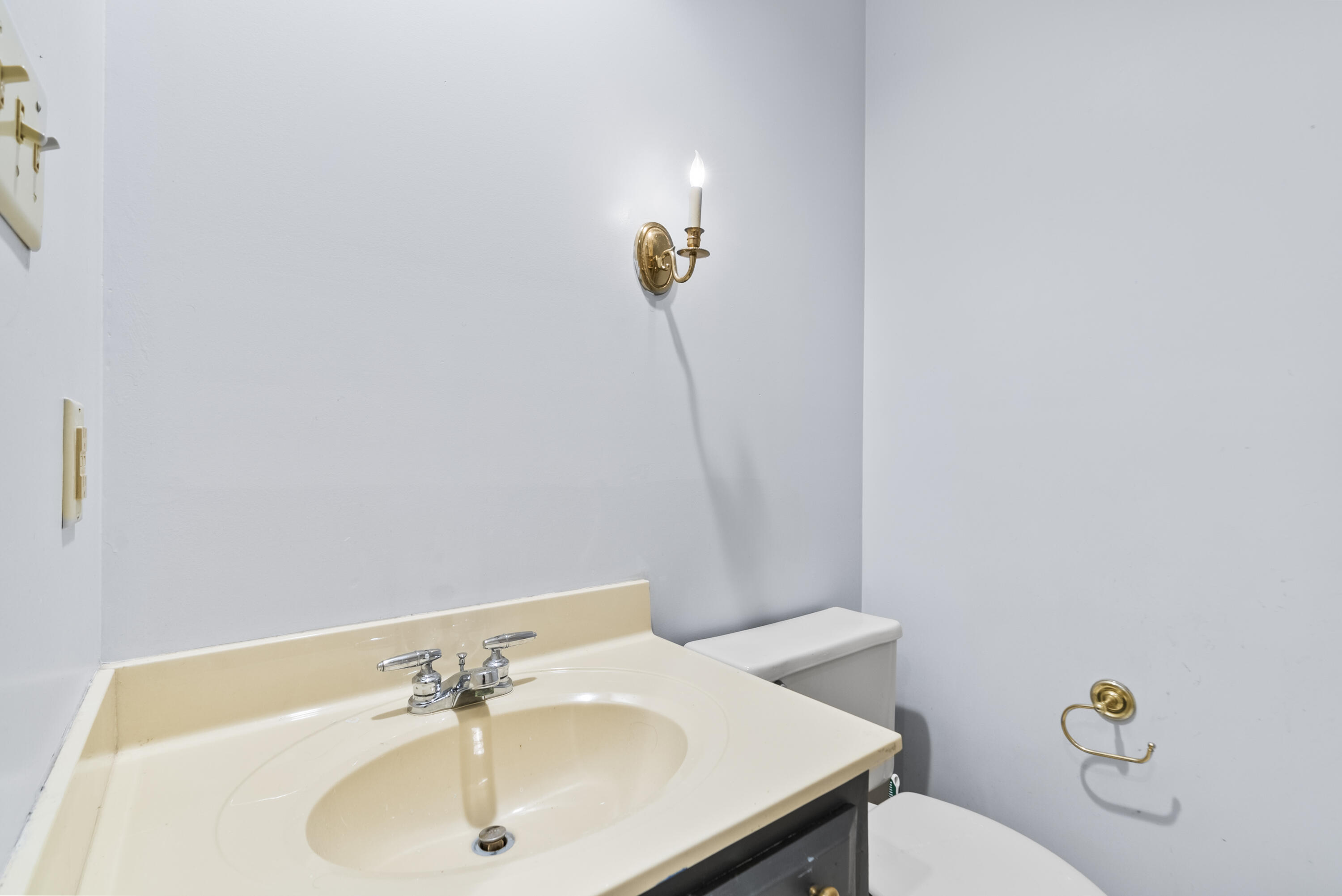1209 Taborlake Cove