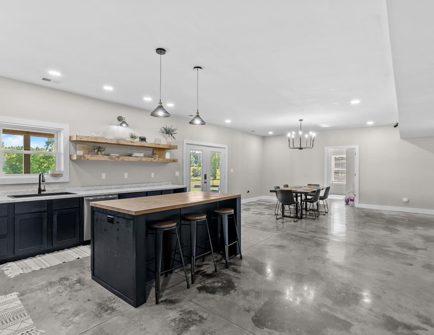 2910 Cooper Lane