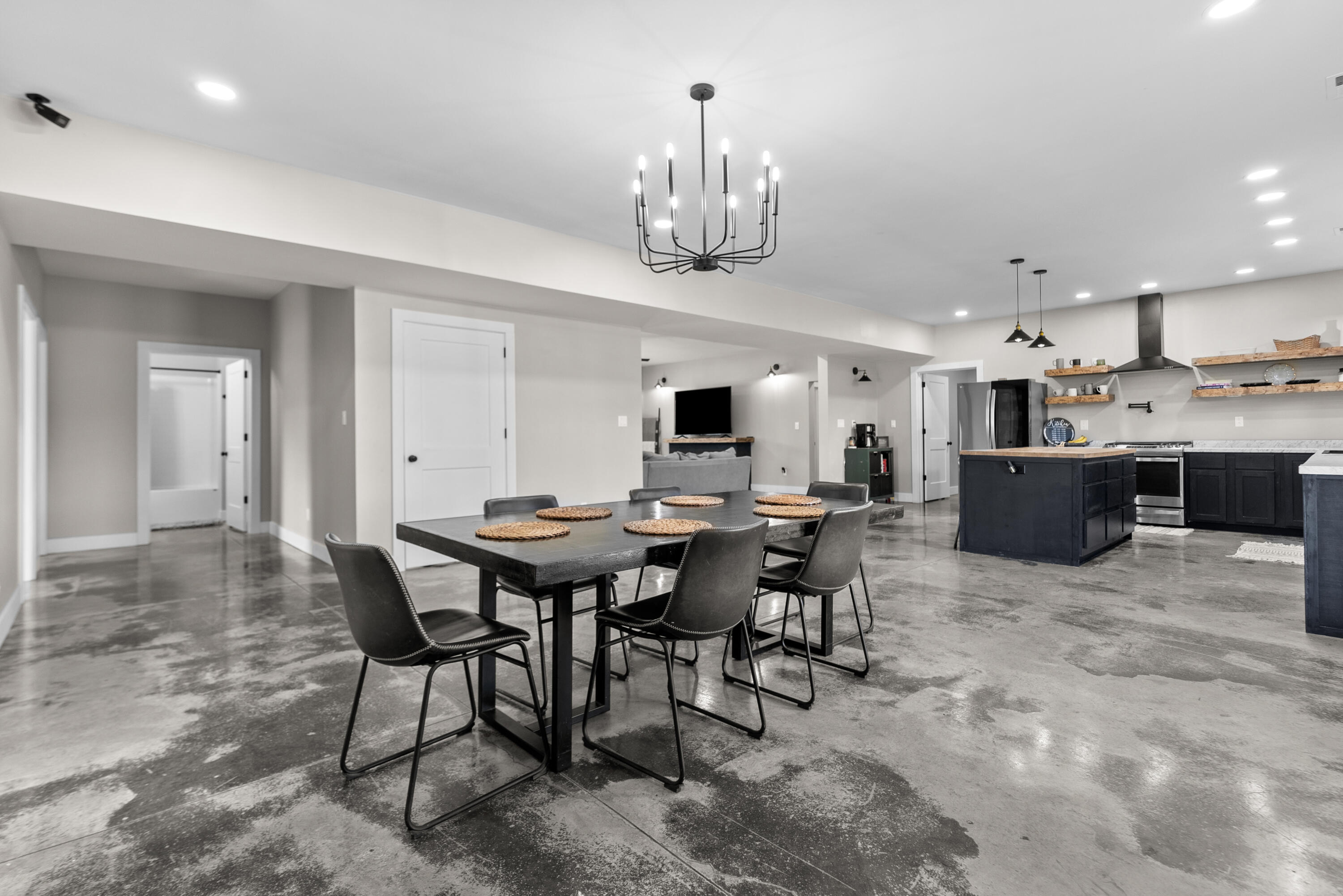 2910 Cooper Lane