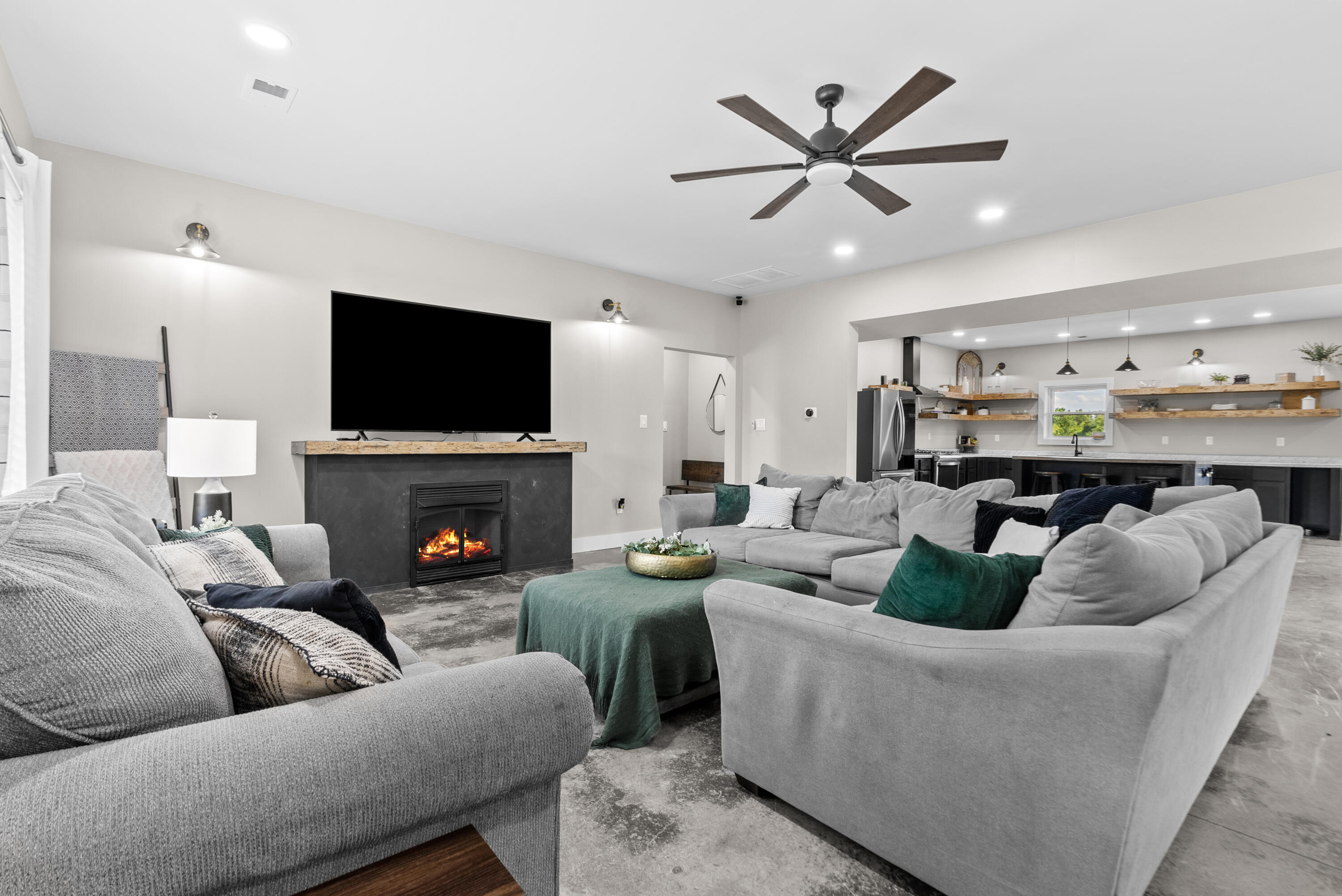 2910 Cooper Lane