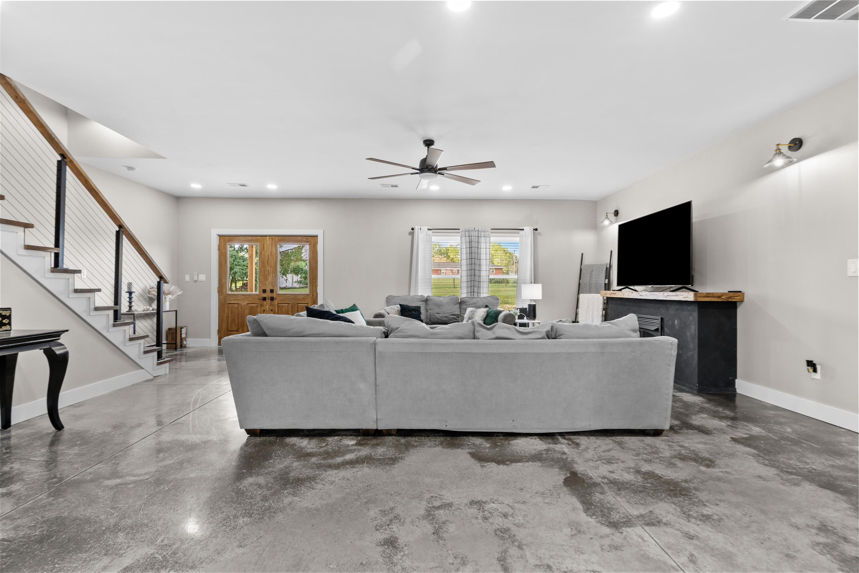 2910 Cooper Lane