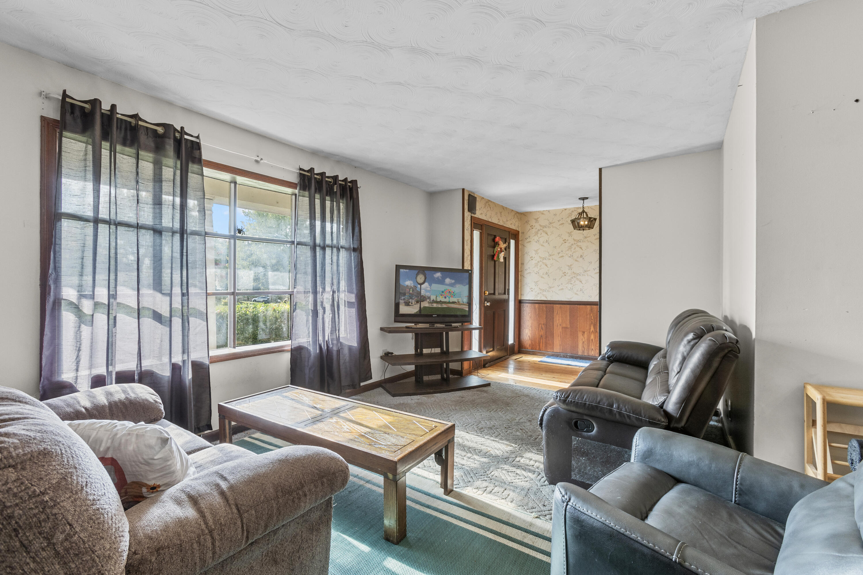 1260 McCroskey Drive