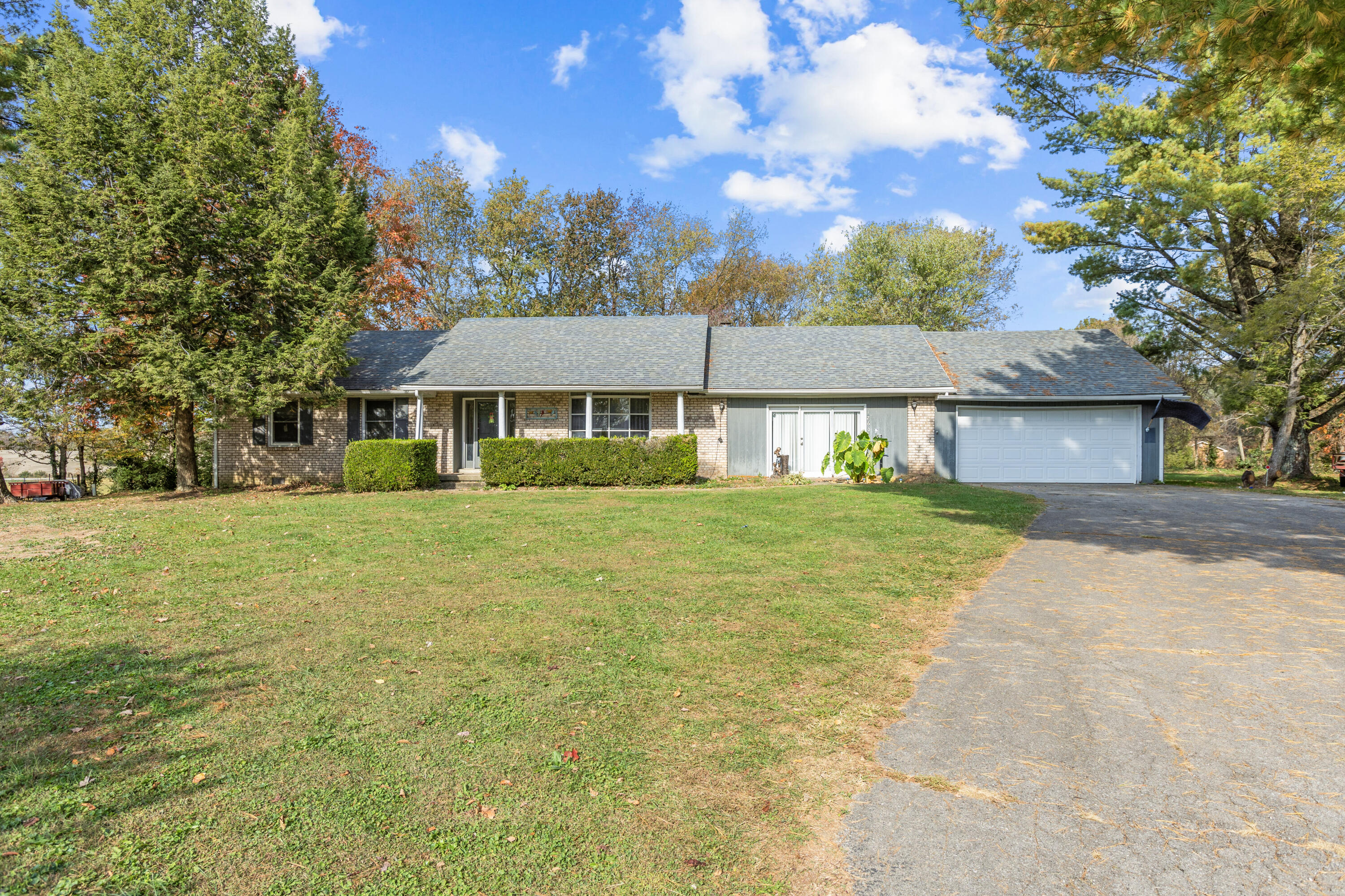1260 McCroskey Drive