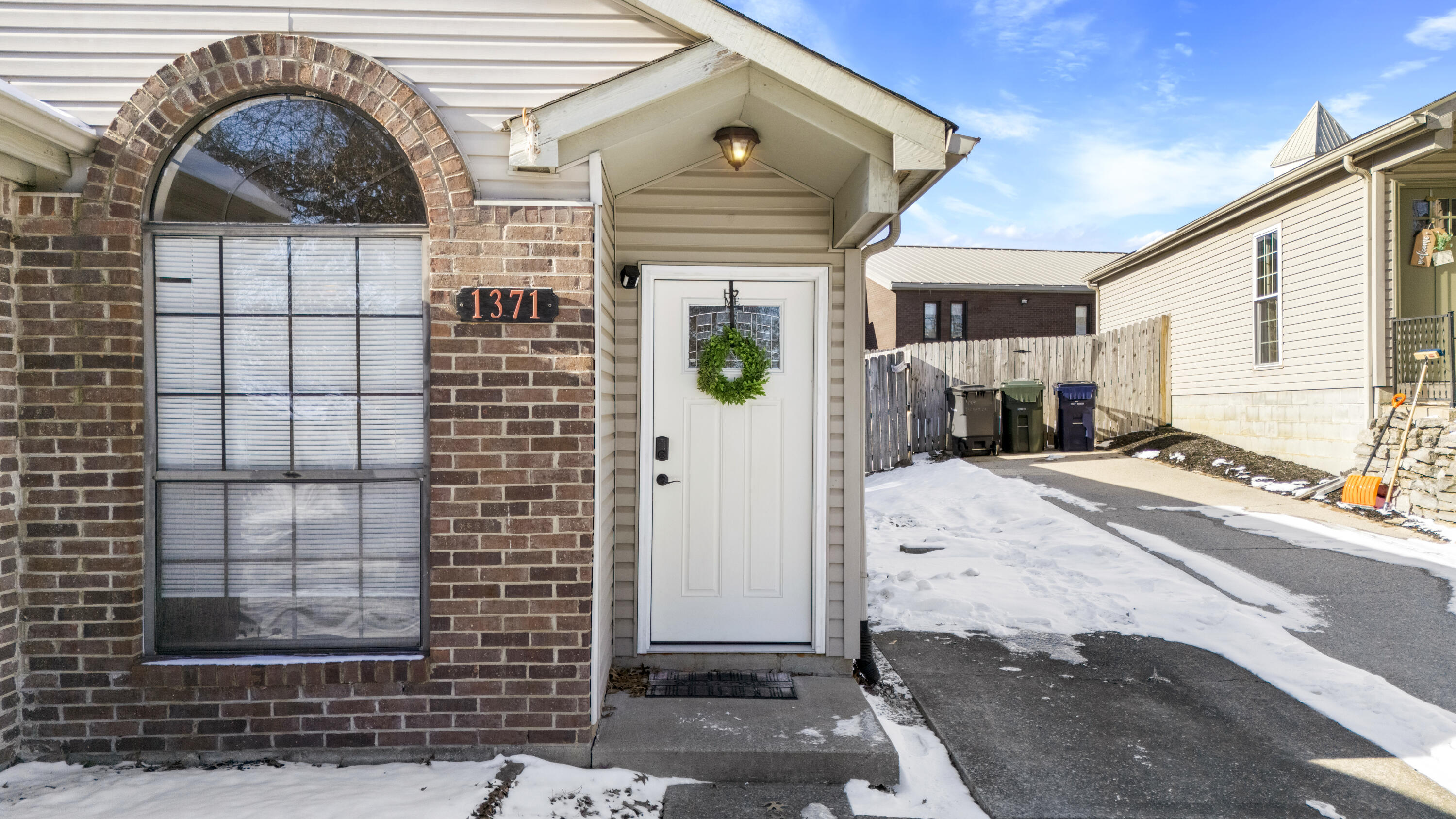 1371 The Kings Court Court