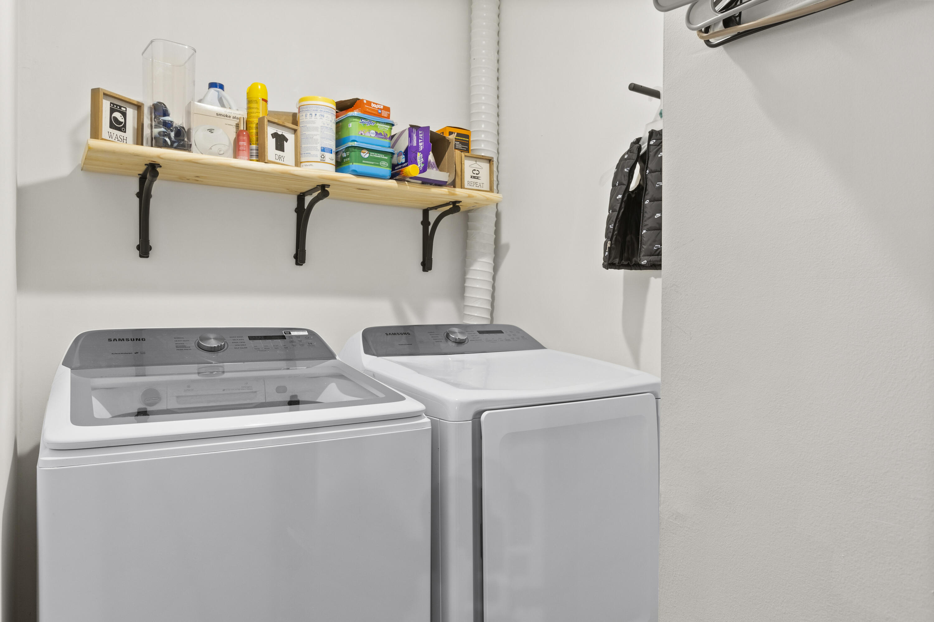 1371 The Kings Court Court