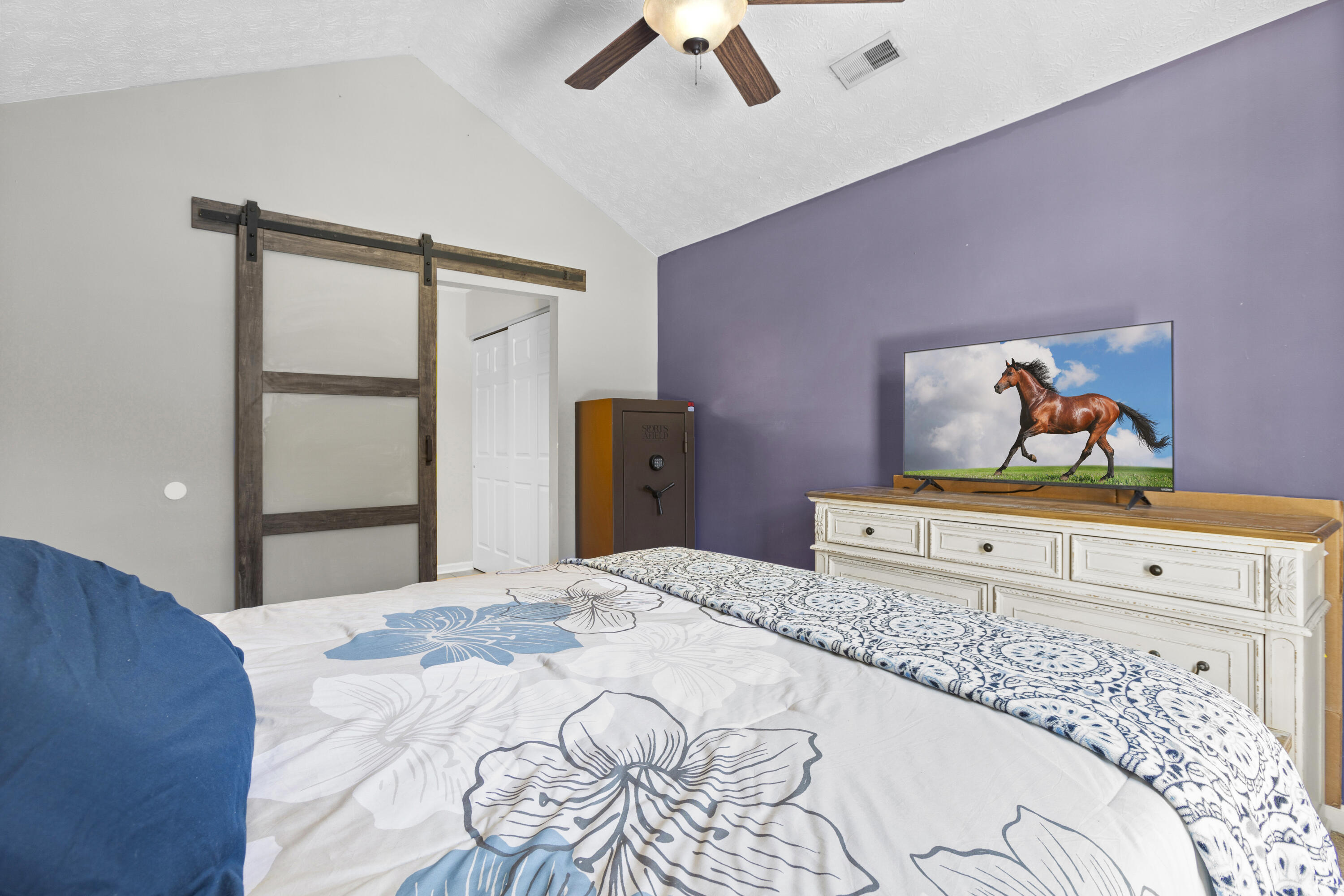 1371 The Kings Court Court