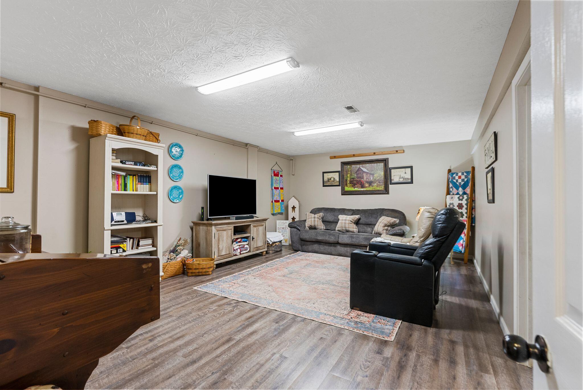 2844 Pond School Road