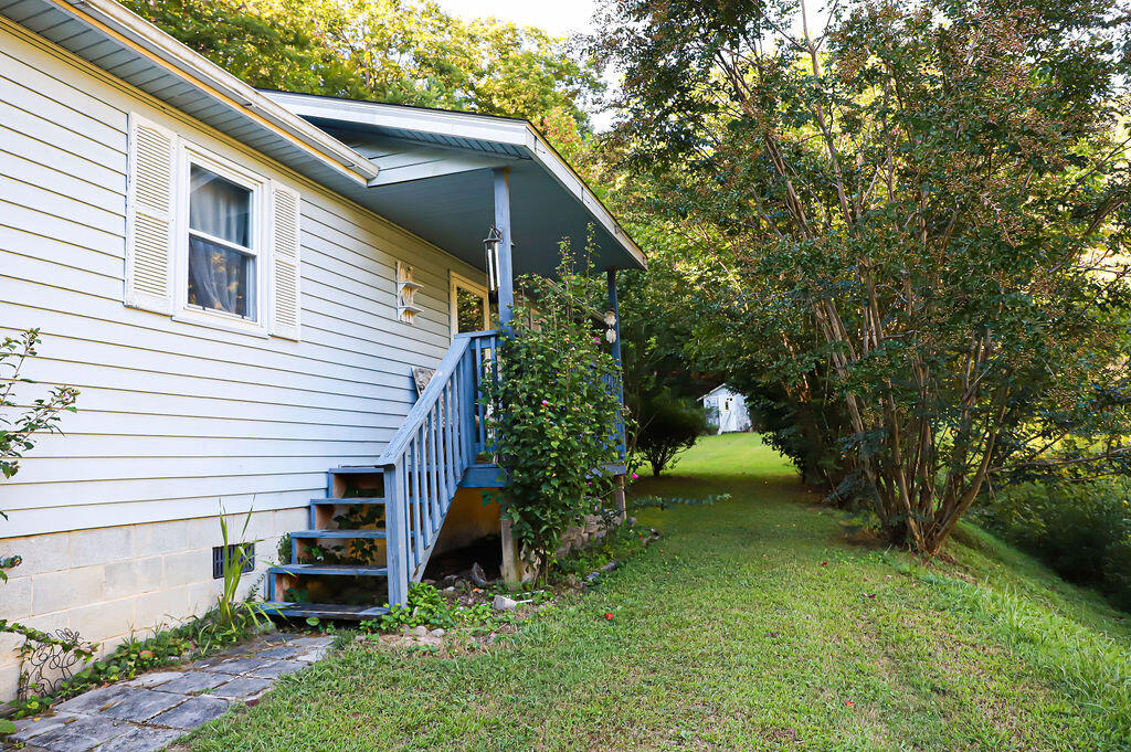 91 Holly Lane