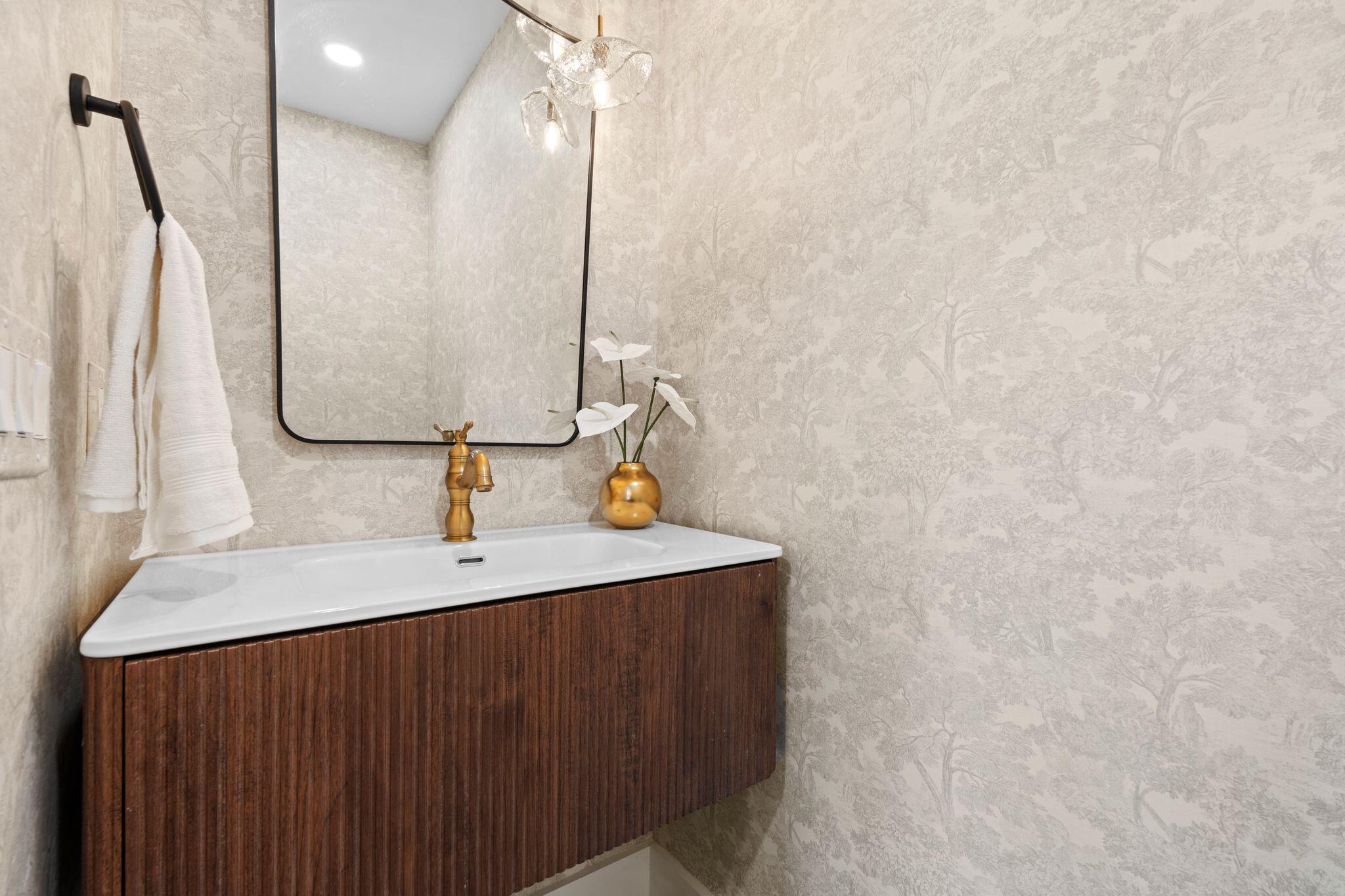 242 West Stephens Street