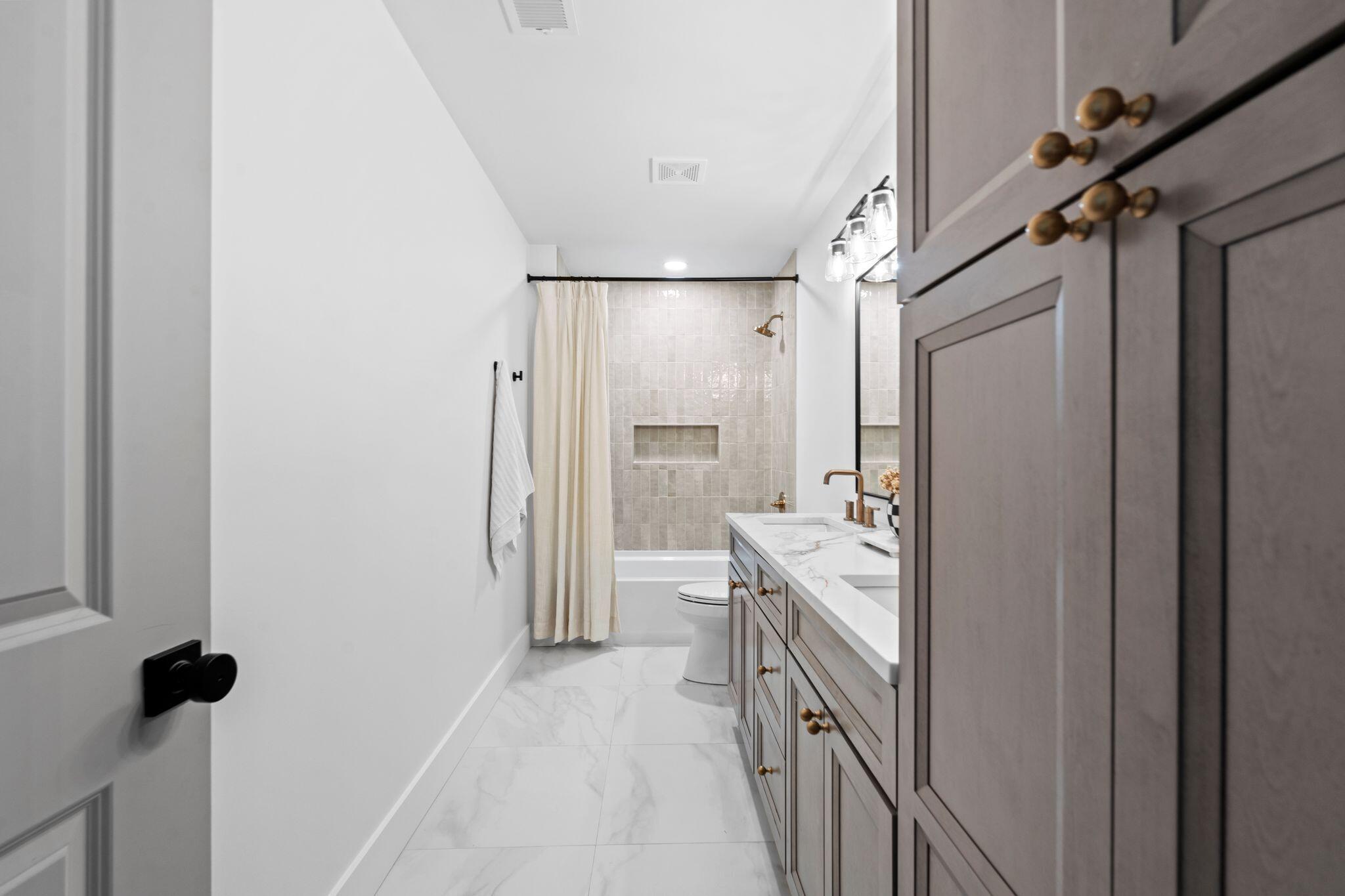 242 West Stephens Street