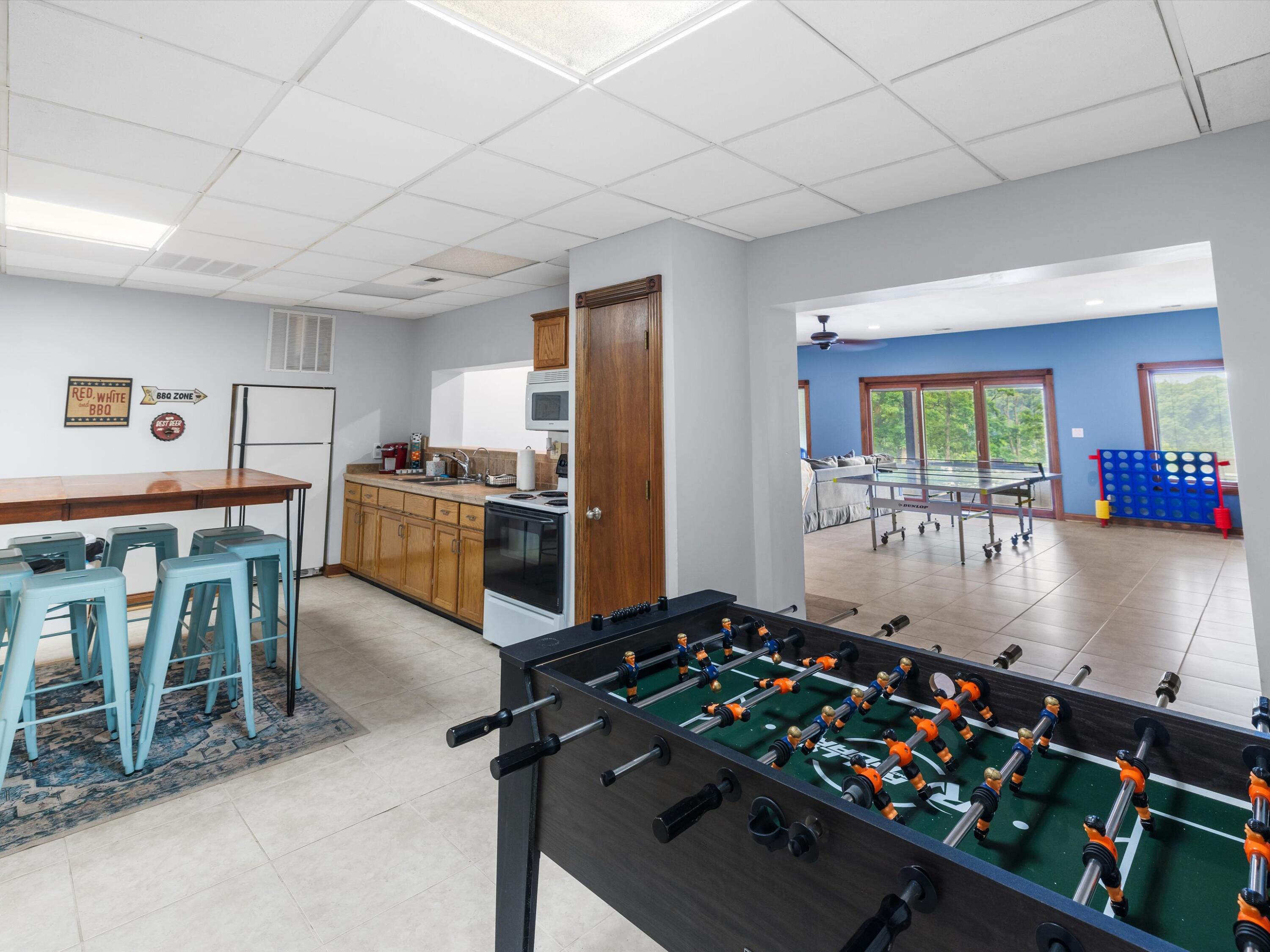 389 Lakeview Drive