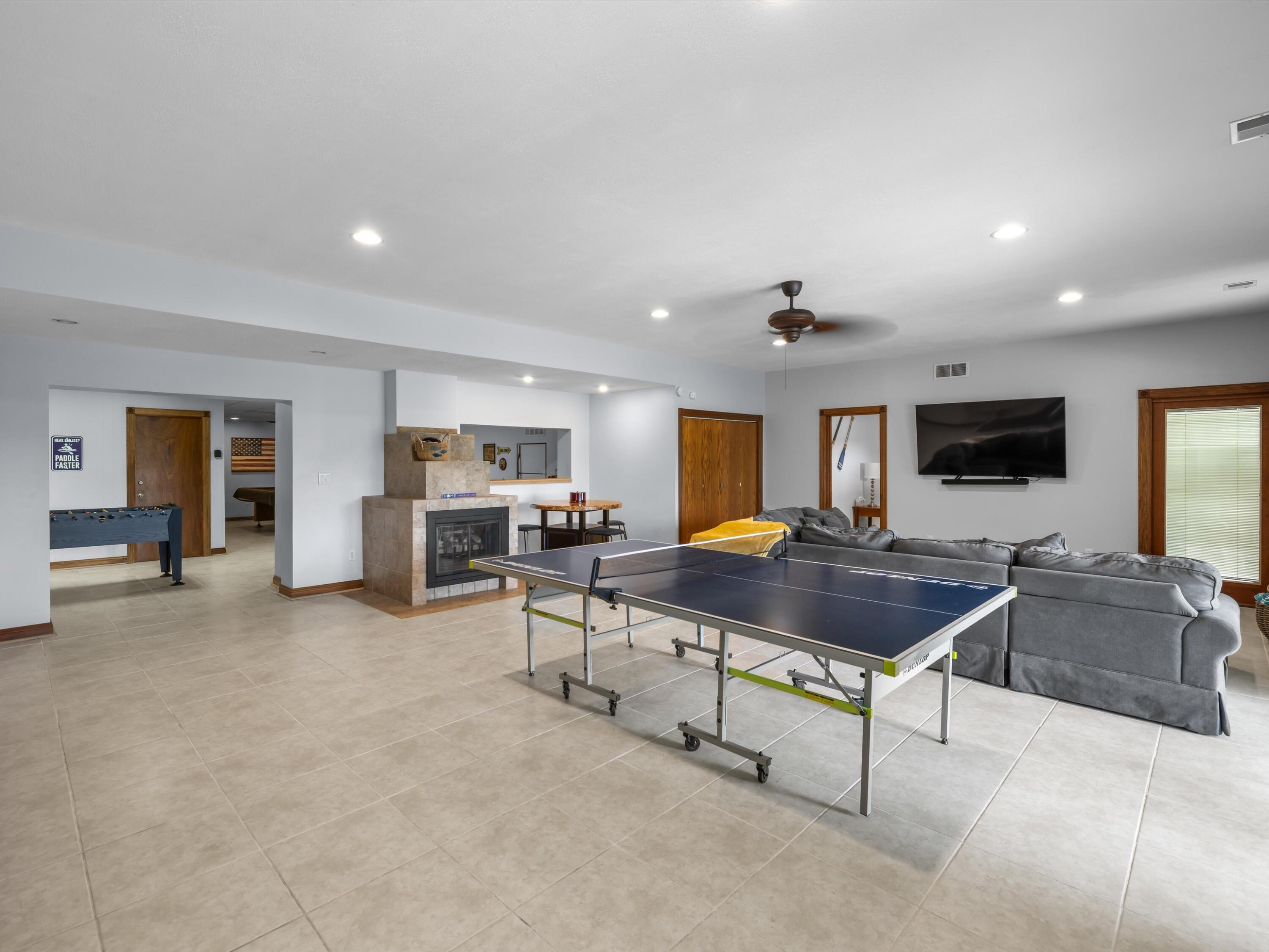 389 Lakeview Drive
