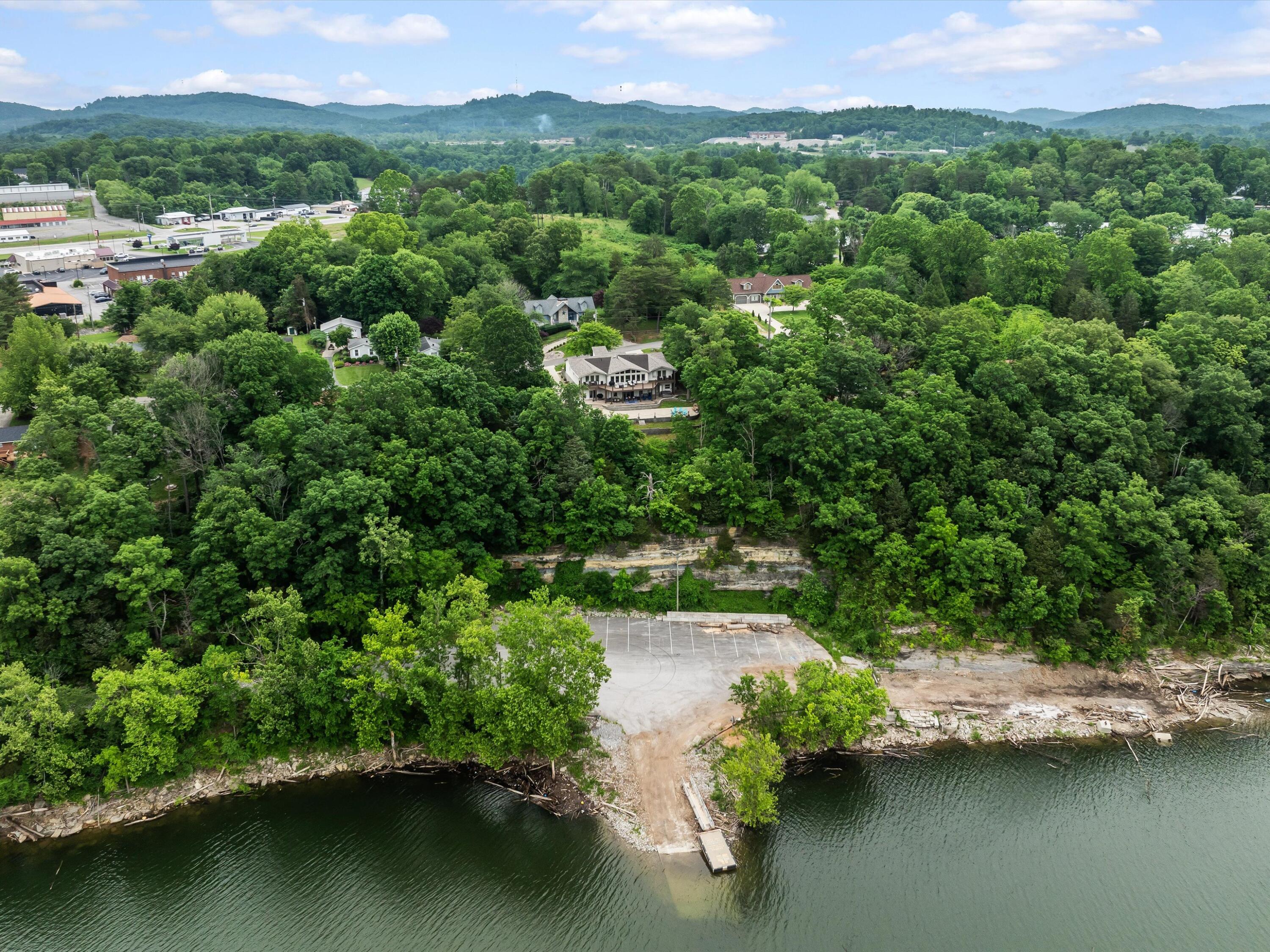 389 Lakeview Drive