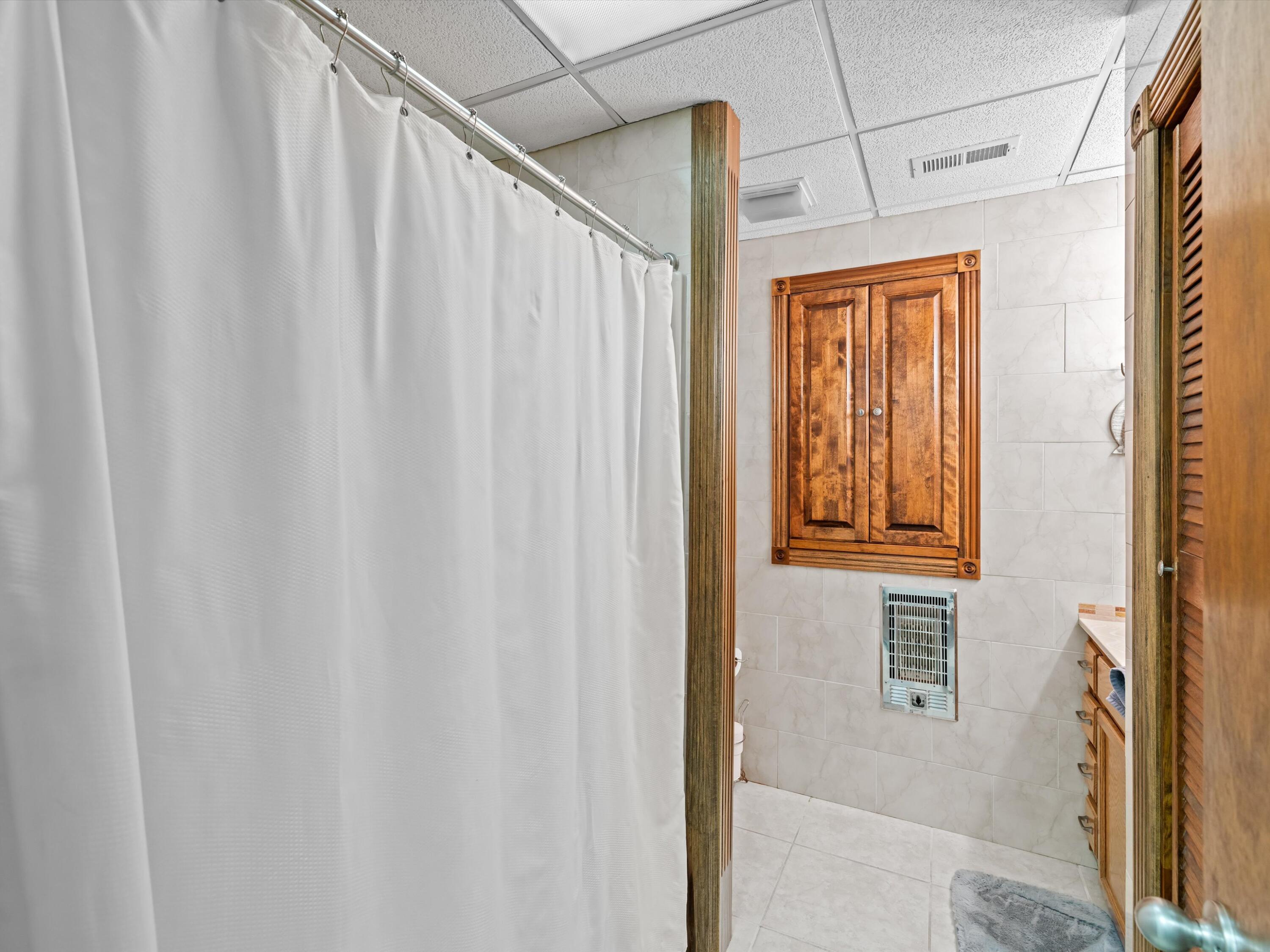 389 Lakeview Drive