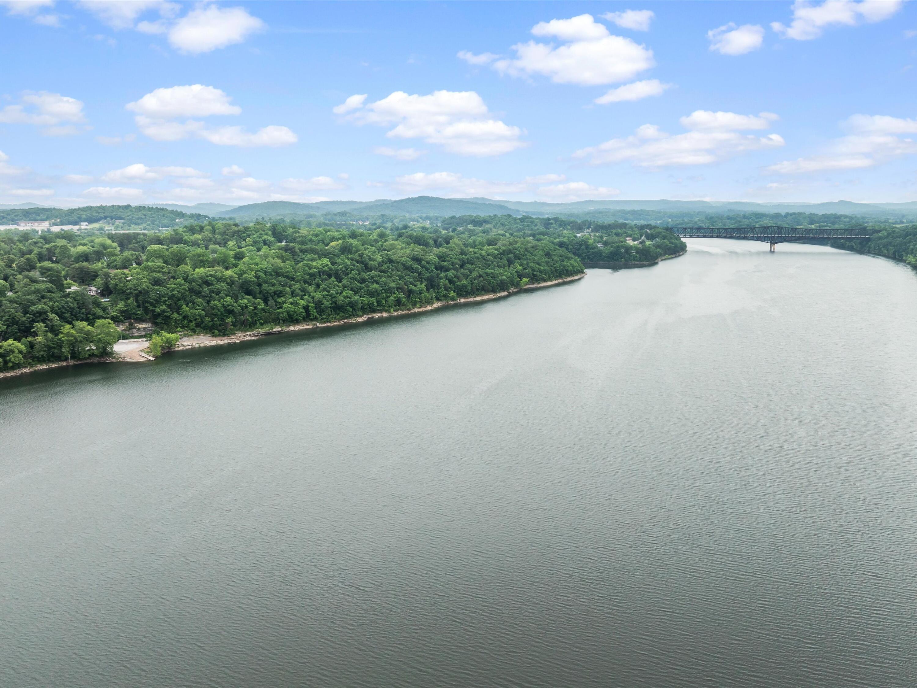 389 Lakeview Drive
