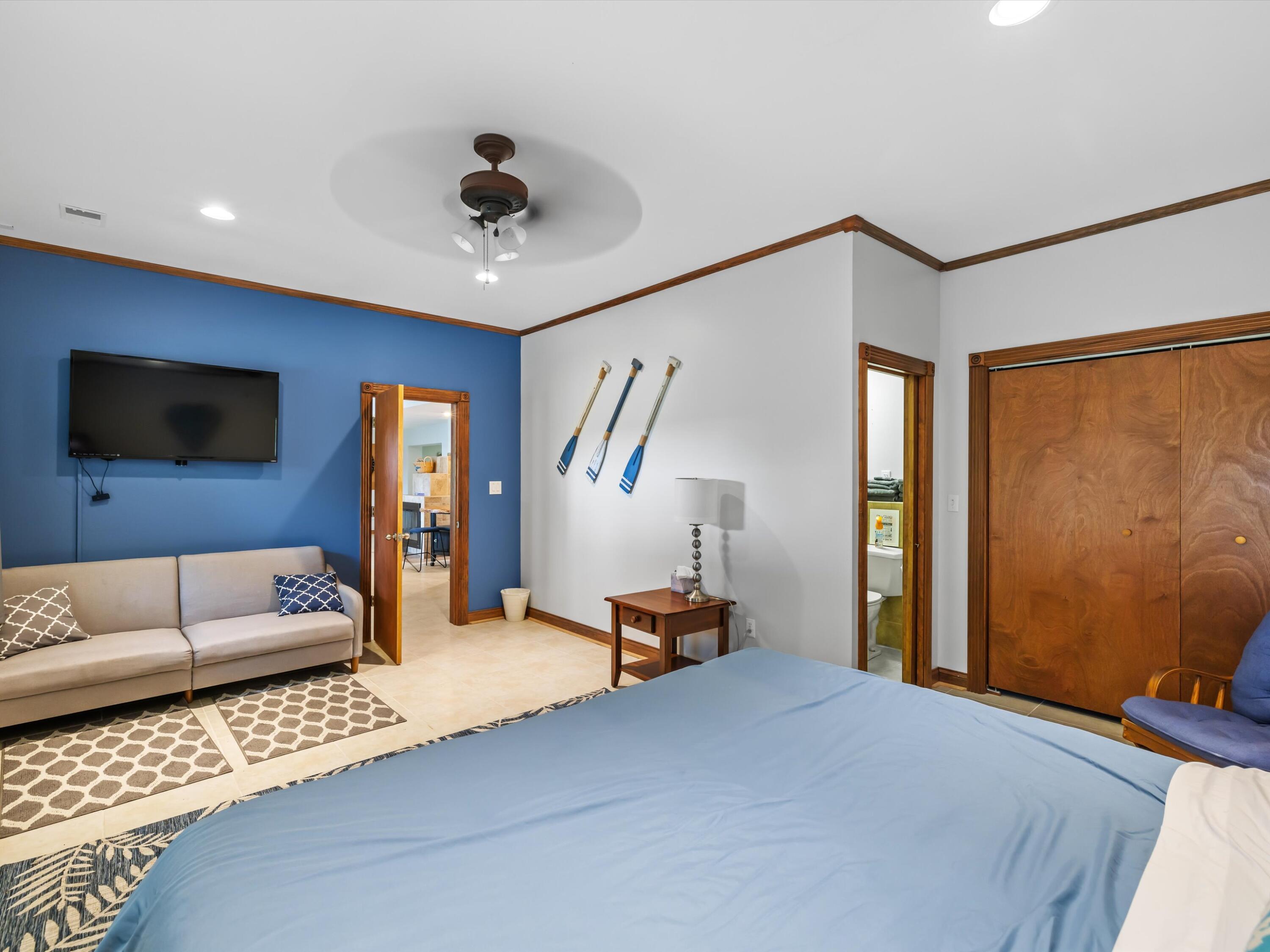 389 Lakeview Drive