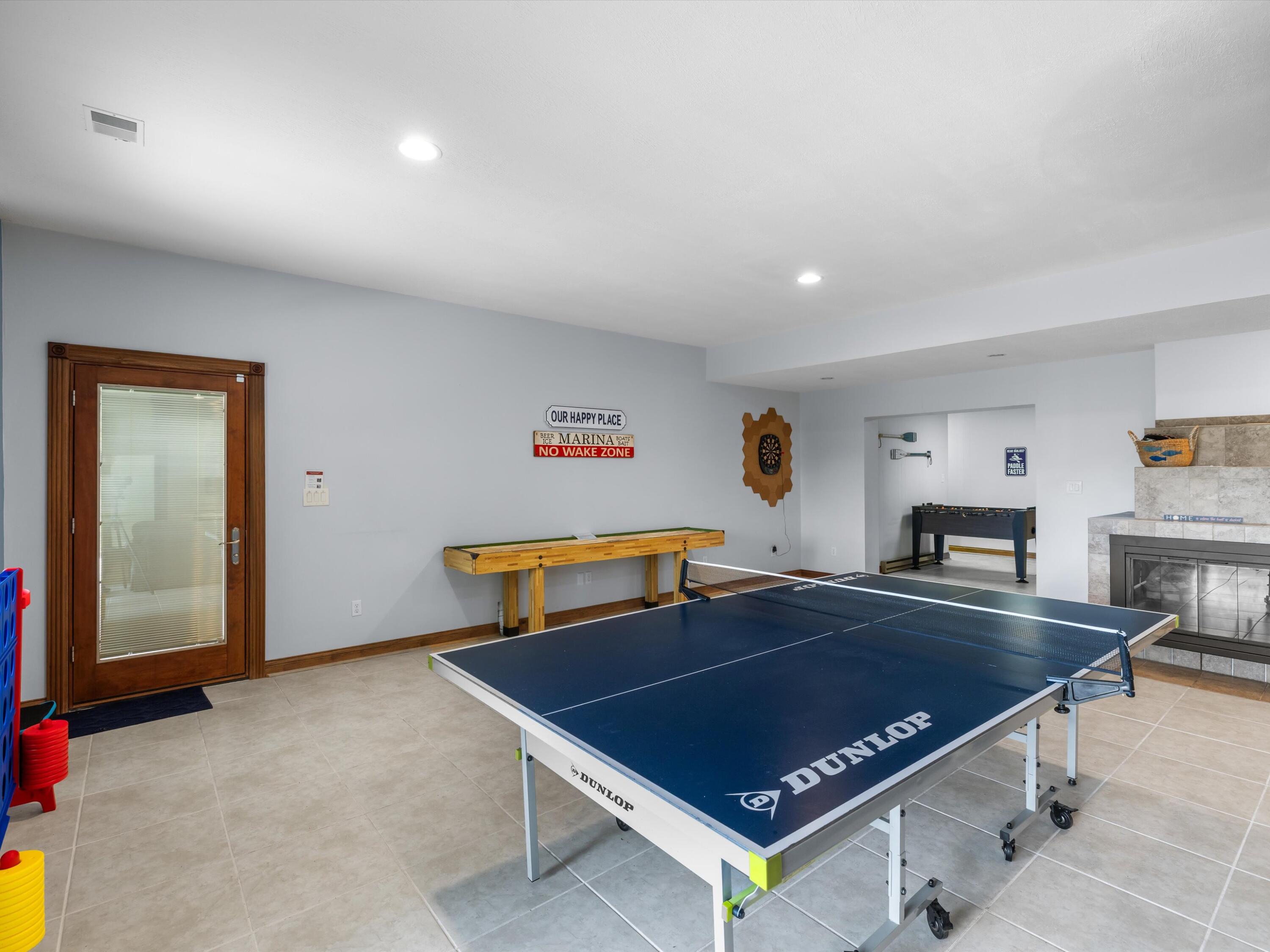 389 Lakeview Drive