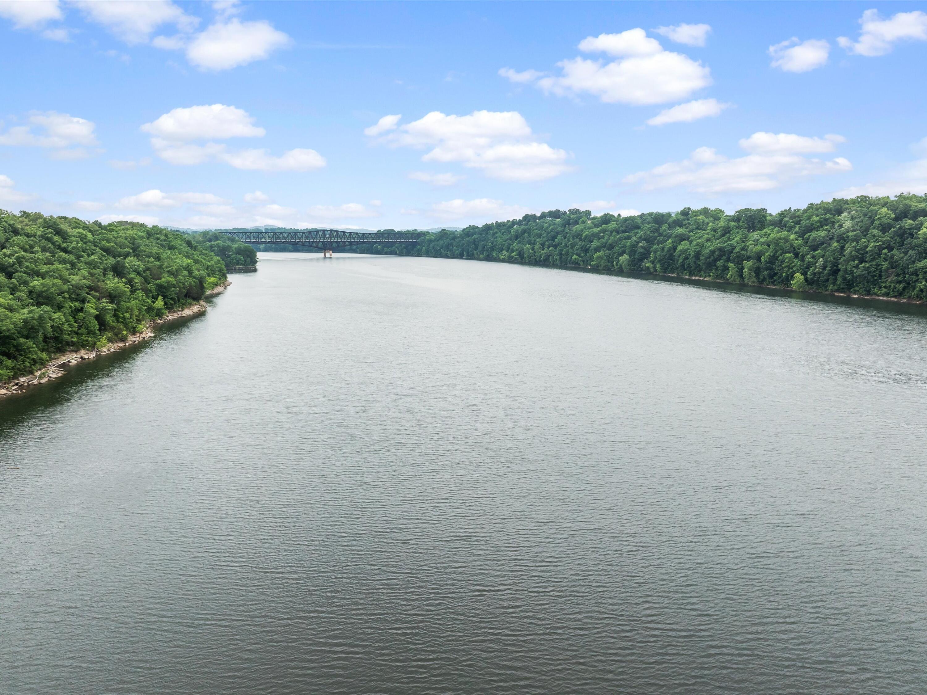 389 Lakeview Drive