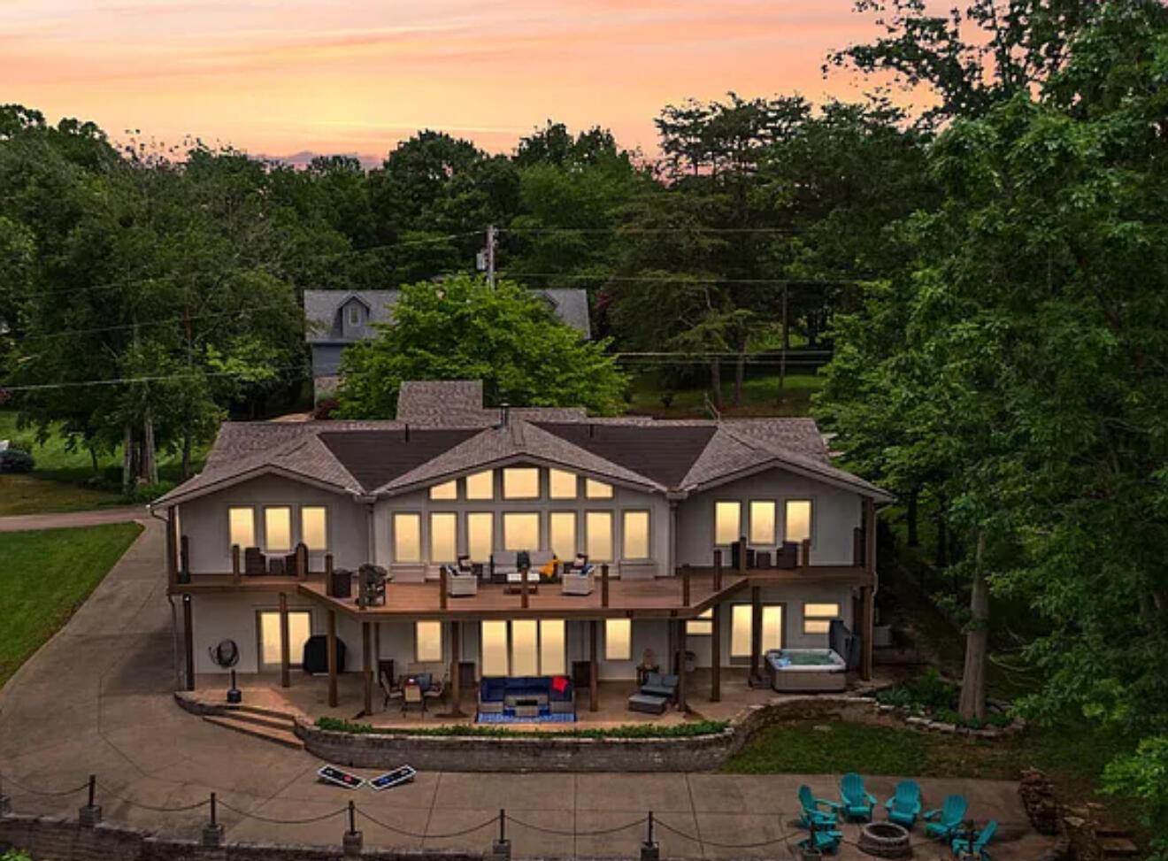 389 Lakeview Drive