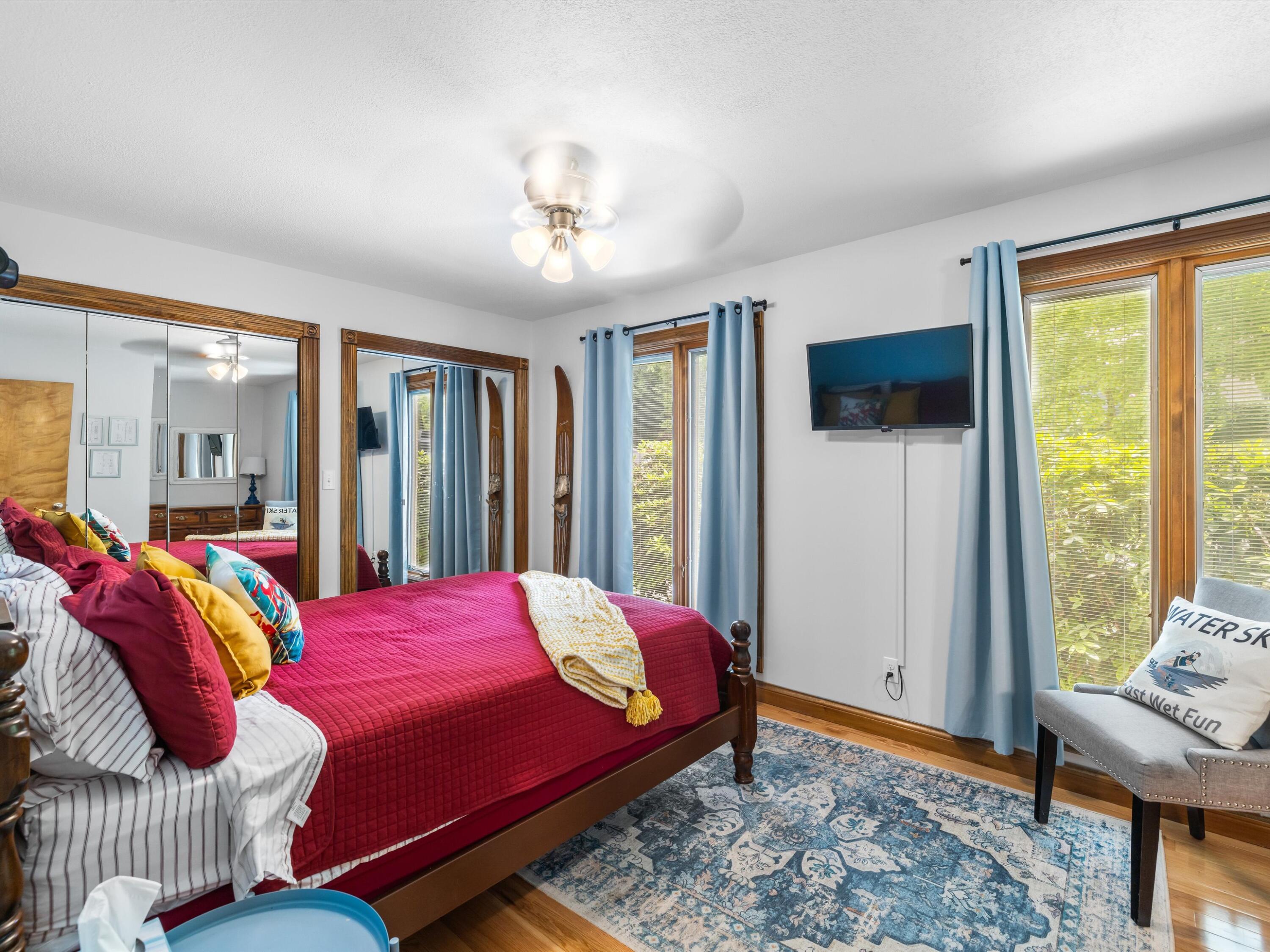 389 Lakeview Drive