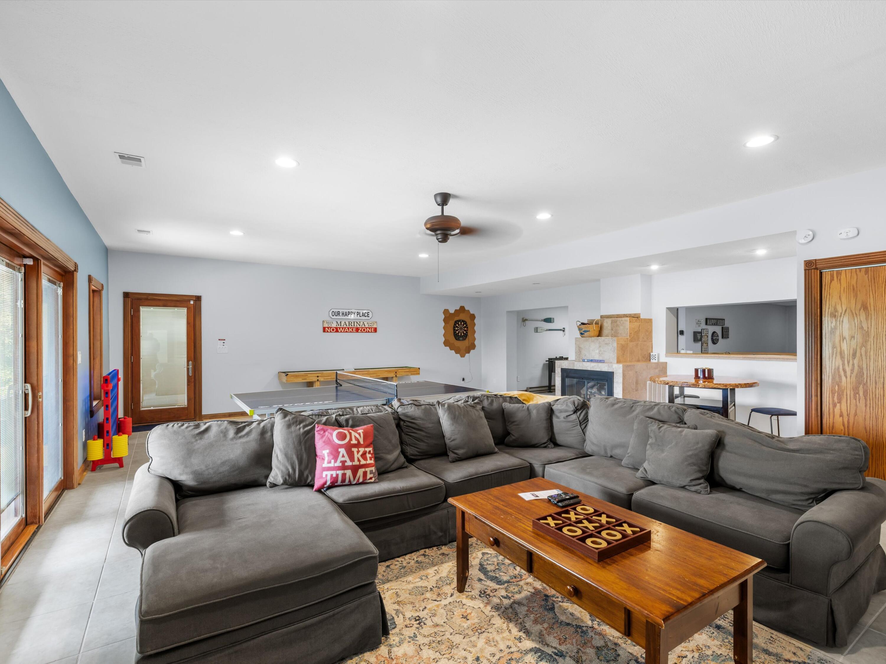 389 Lakeview Drive