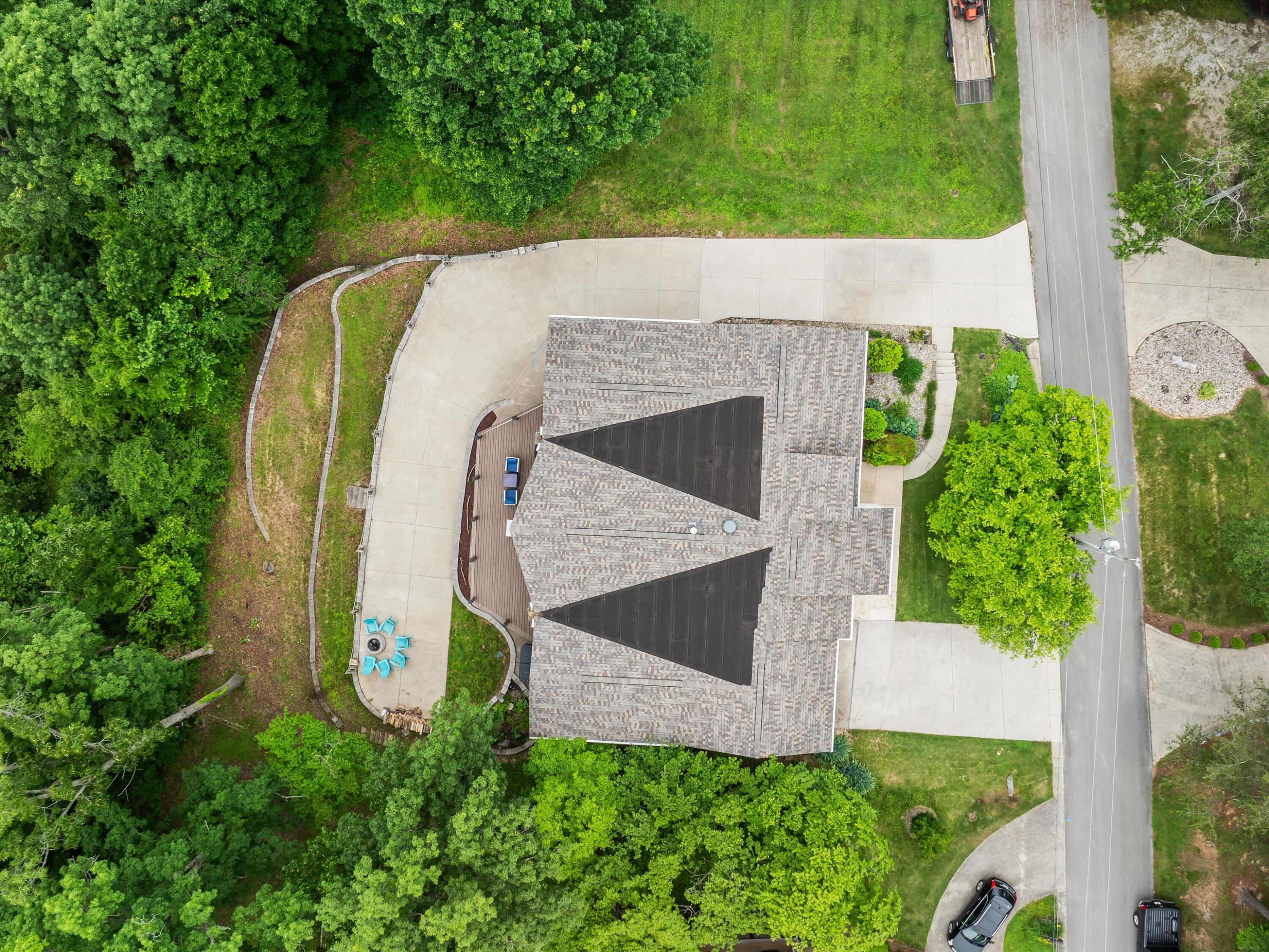 389 Lakeview Drive