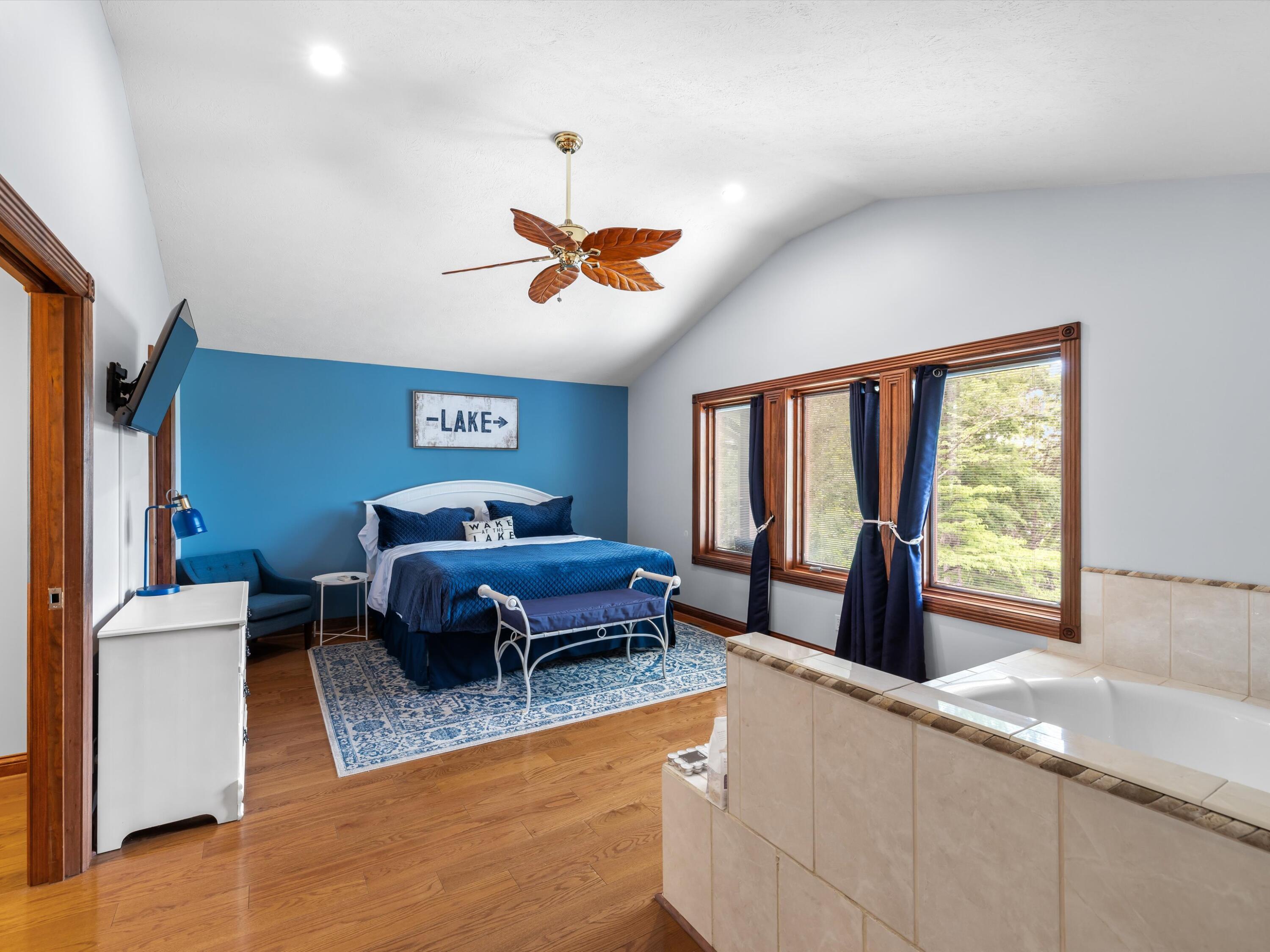 389 Lakeview Drive