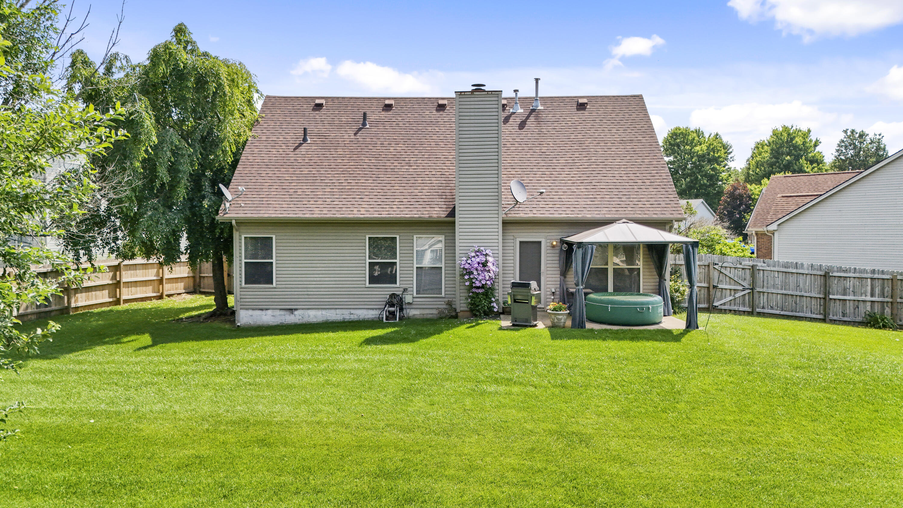 102 Dickinson Court