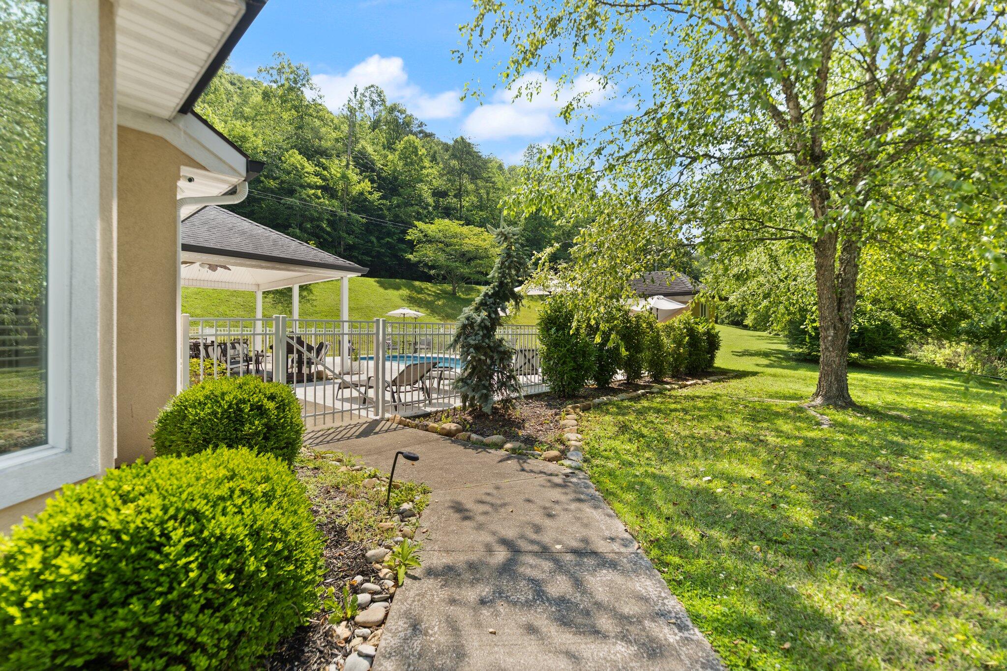 95 Reel View Drive