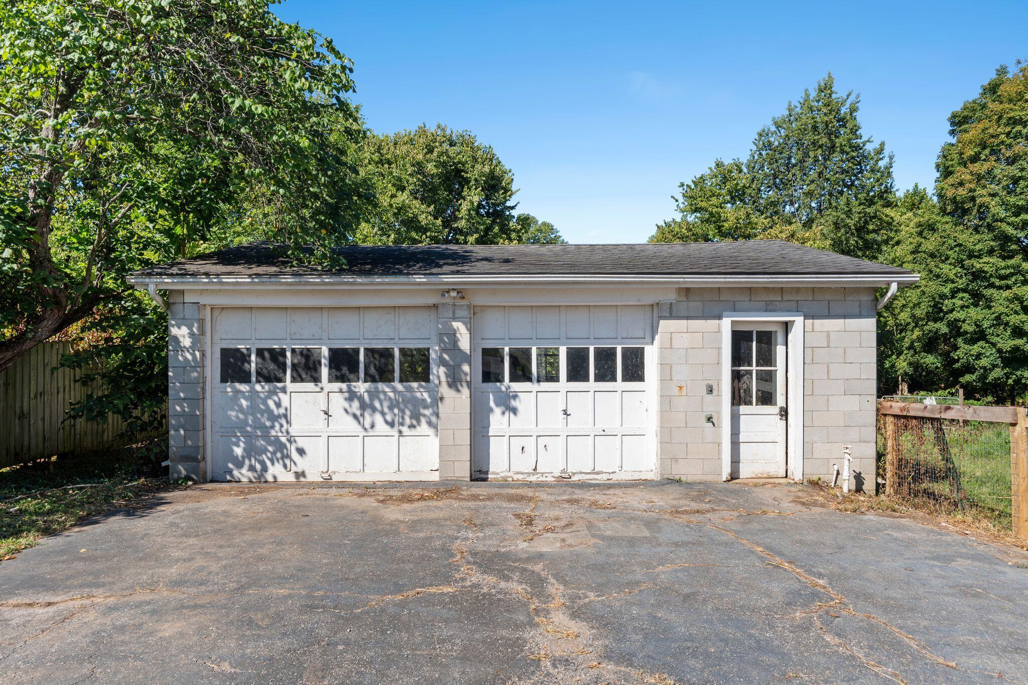 1339 Lexington Road
