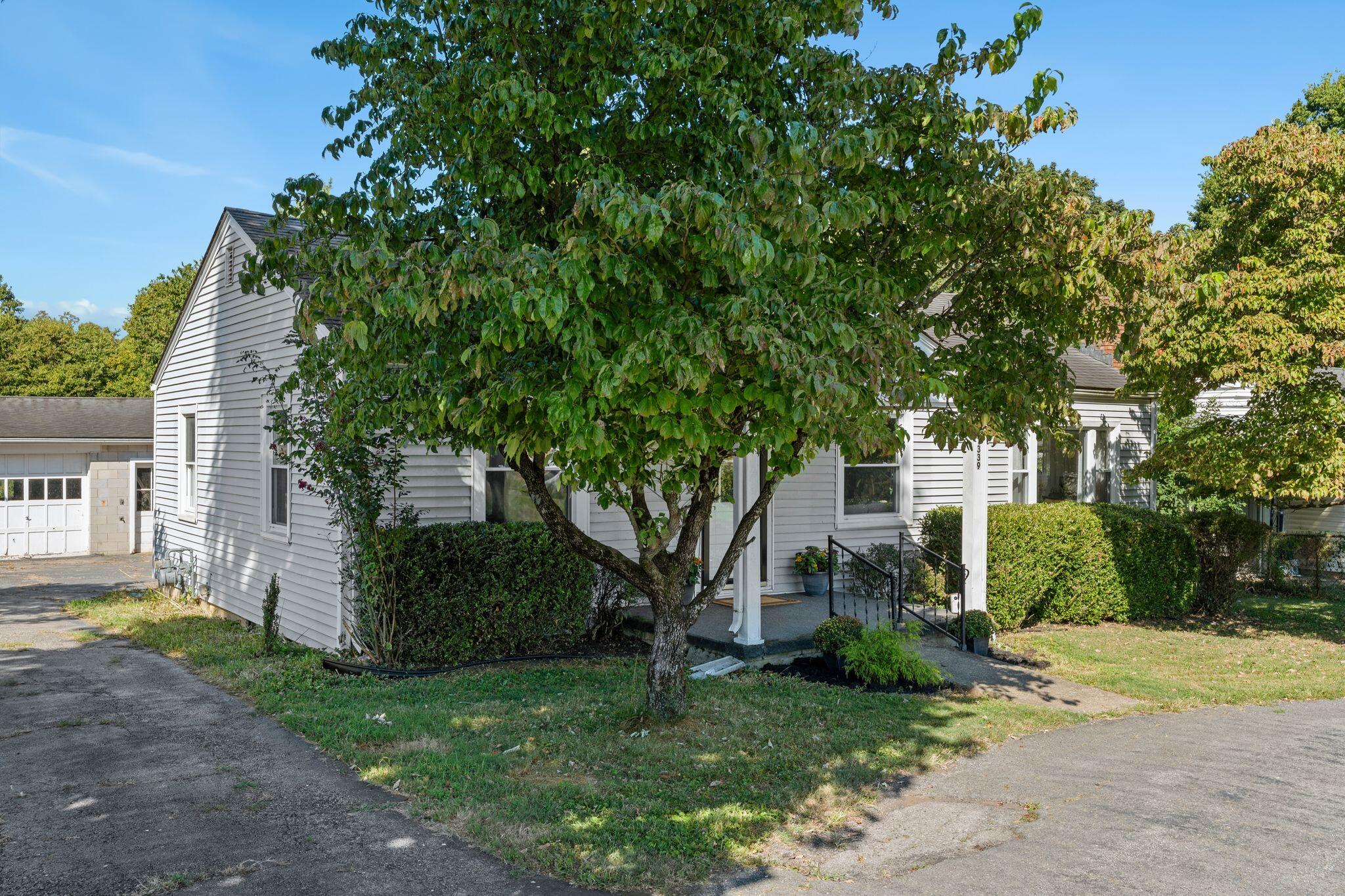 1339 Lexington Road