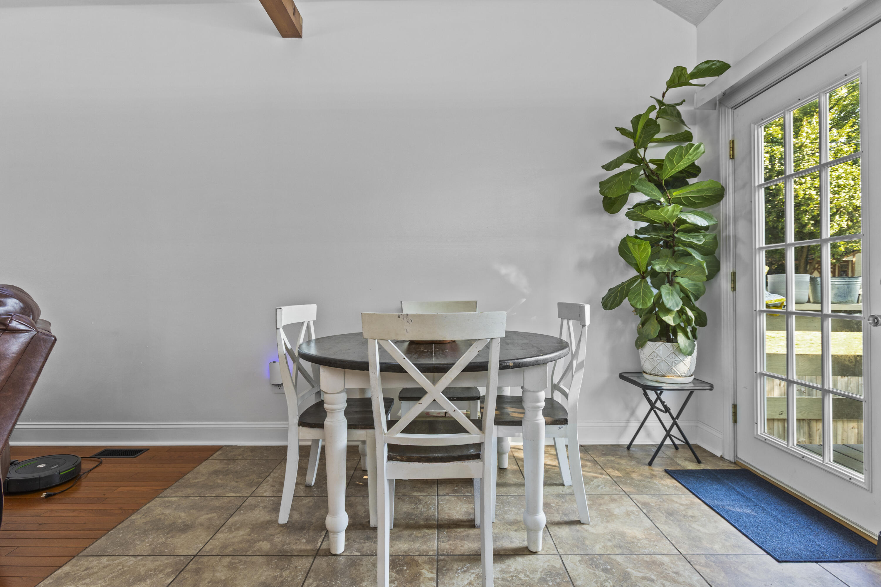 512 N Magnolia Drive