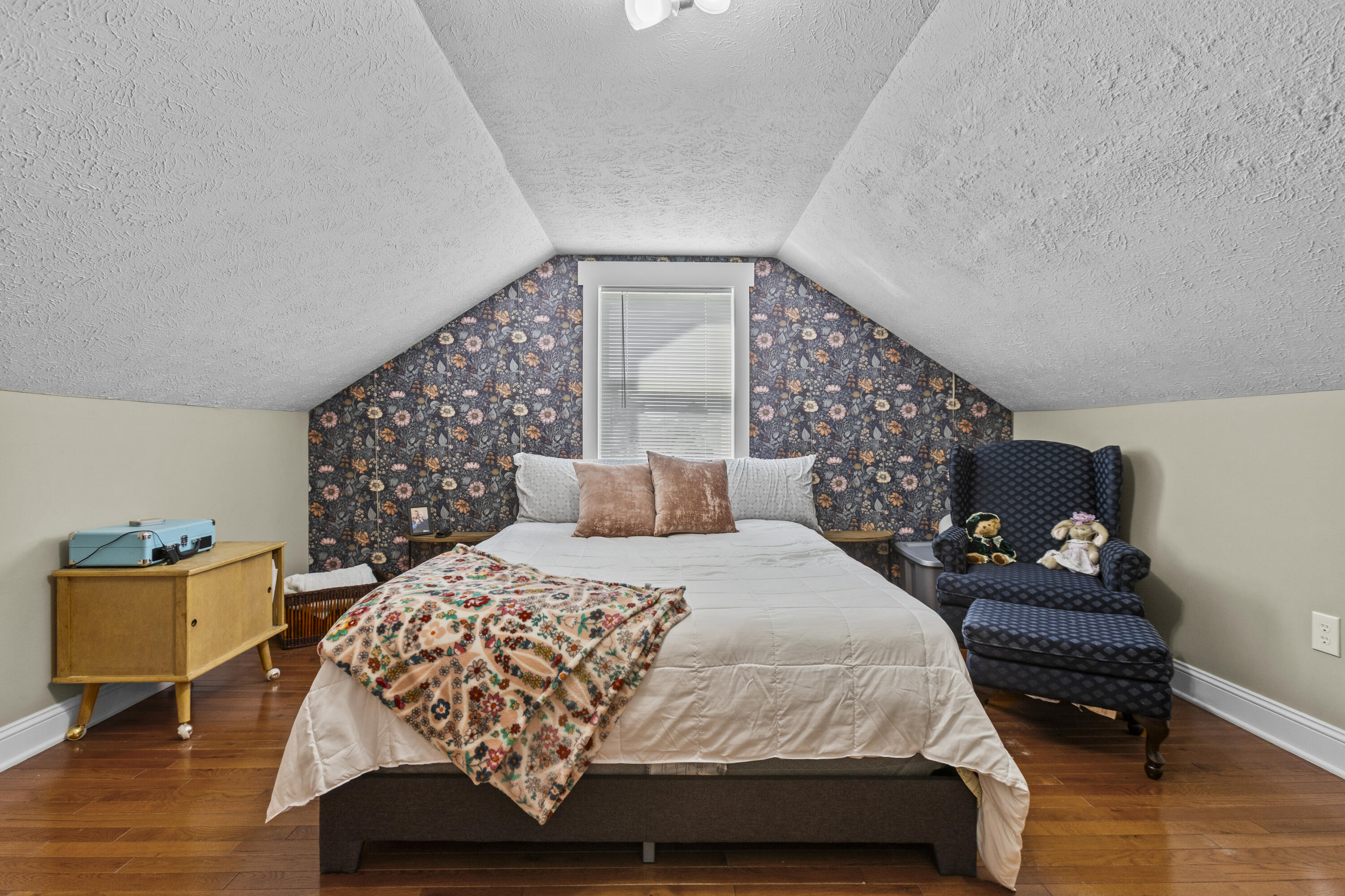 512 N Magnolia Drive