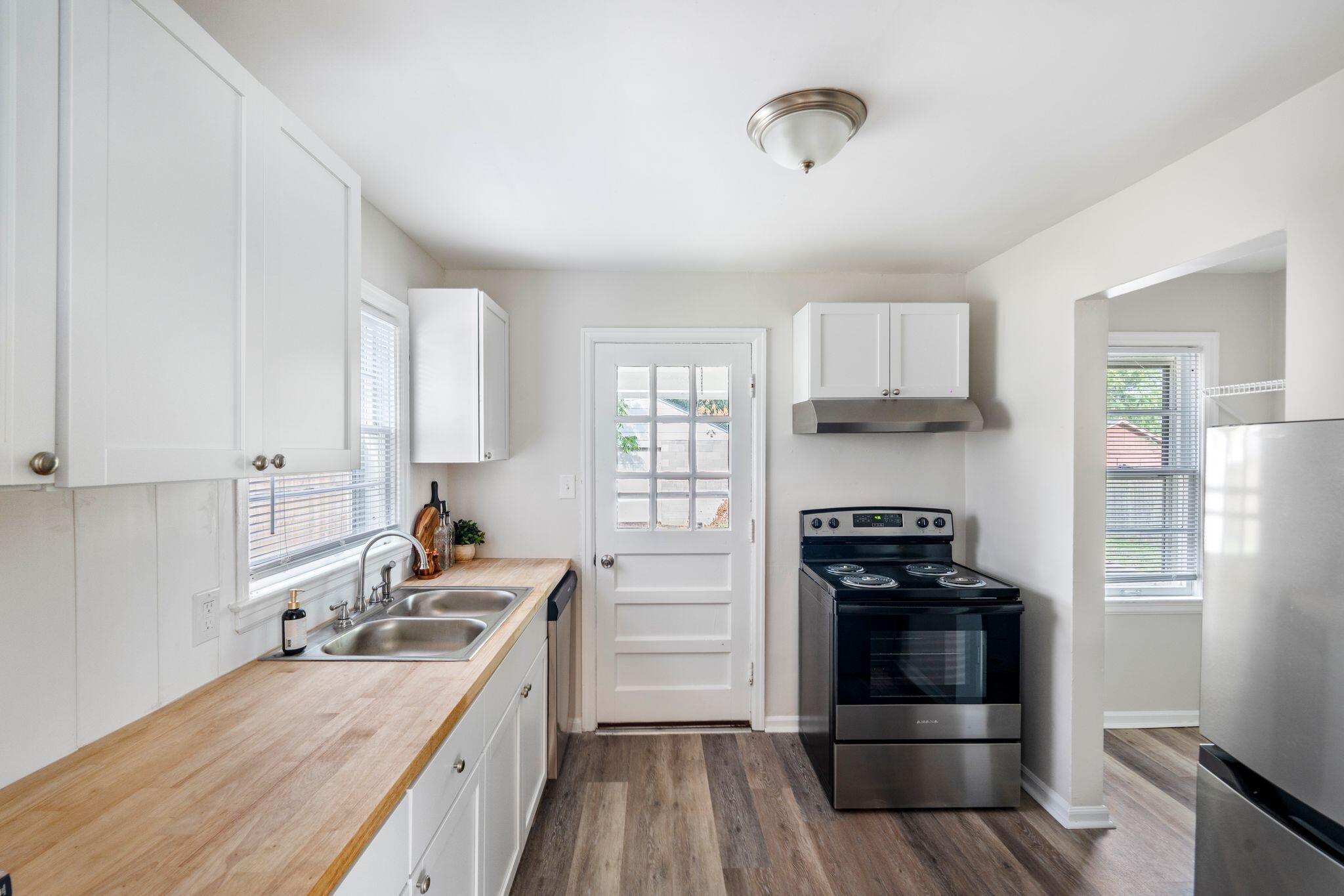 277 Hillsboro Avenue