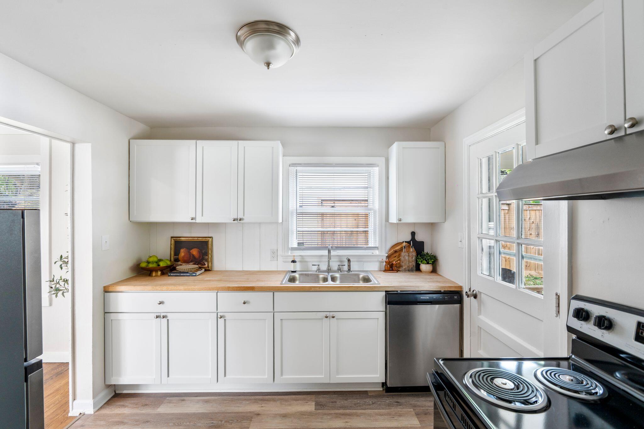 277 Hillsboro Avenue