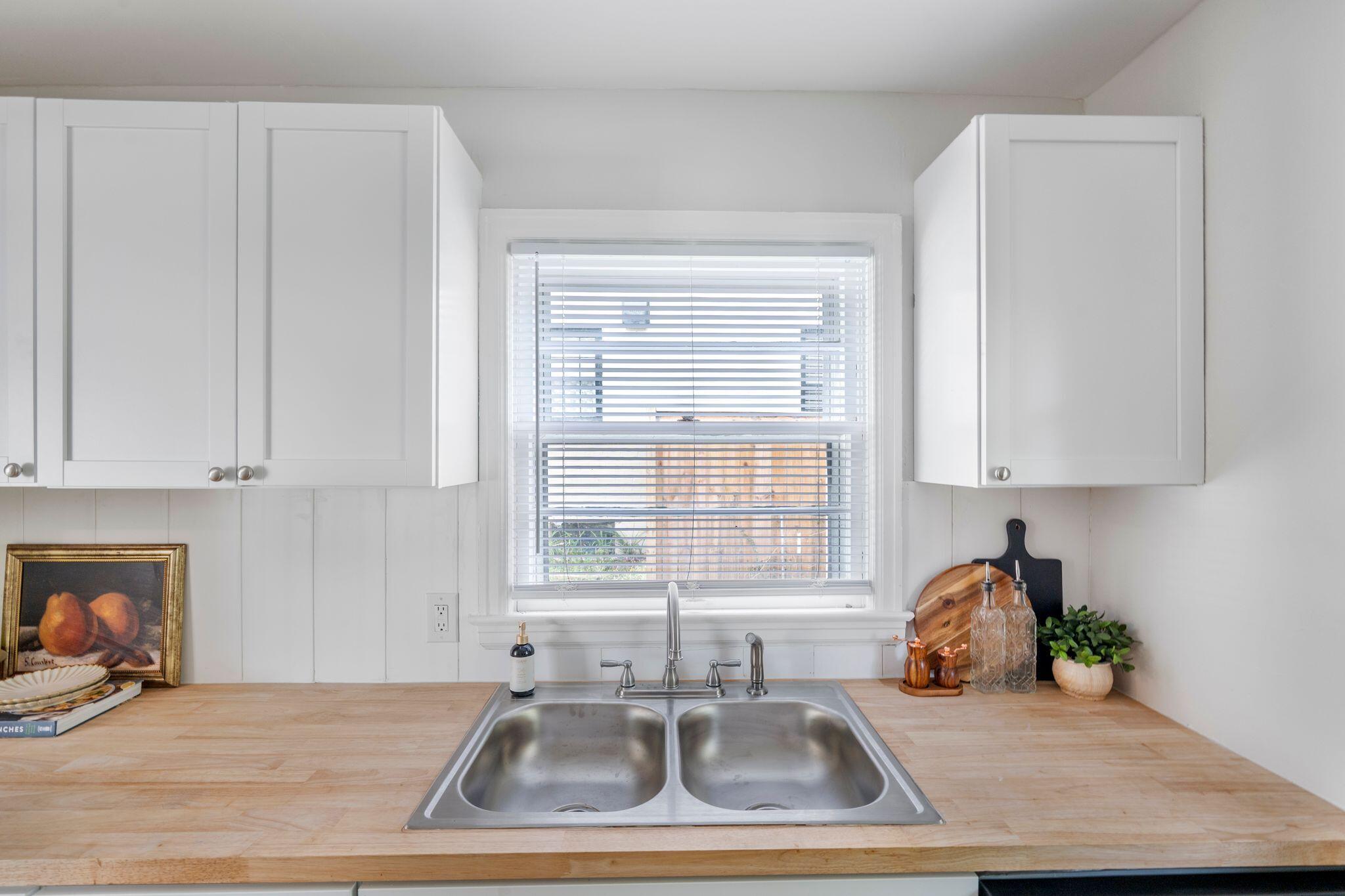 277 Hillsboro Avenue